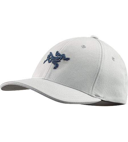 Embroidered Bird Casquette Une casquette profil bas avec l'oiseau du logo d'Arc'teryx brodé sur le devant.