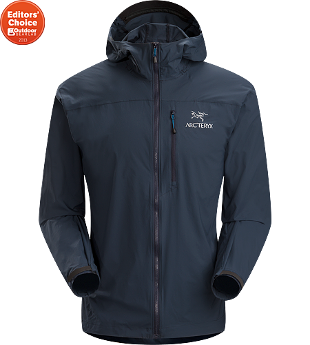 Squamish Hoody Men's Superleichte, robuste Kapuzenjacke mit kleinstem Packmaß - ideal als wind- und wasserabweisende Schicht bei wärmerem Wetter.
