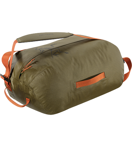 Carrier Duffle 35 Lightweight, highly water resistant, mid-size 36 litre duffle bag with removable, adjustable webbing shoulder straps.