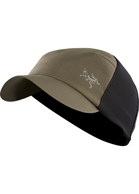 Escapa Cap A technical trucker hat made from breathable nylon fabric and featuring a stretch mesh back.