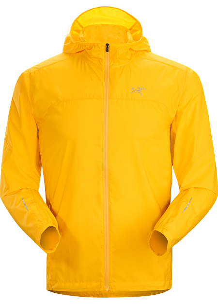 Veste à capuche Incendo Homme Profilée et ultra légère cette veste à capuche protège du vent et des intempéries pour les séances d'entraînement intense en montagne et pour vos sorties de trail.