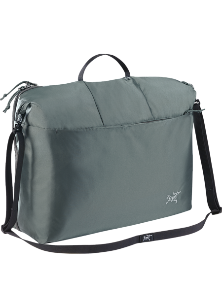 Index 10 Single compartment bag/organizer with removable shoulder strap; to be used inside luggage or alone as a carry-on.