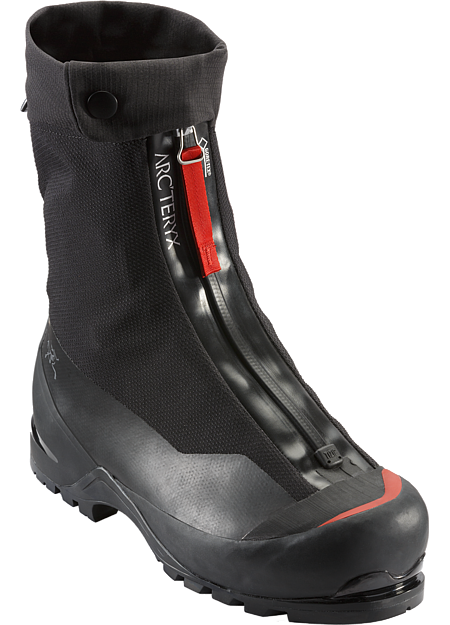 Acrux AR Mountaineering Boot Der Acrux AR ist der leichteste, strapazierfähigste und schmalste isolierte Doppelstiefel, der derzeit erhältlich ist – die Königsklasse für das Bergwandern, Eis- und Mixed-Klettern. AR: Allround. 1 Paar GORE-TEX® HIGH-LINERS inklusive.