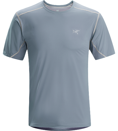 Accelero Comp MC Homme Chemise technique à manches courtes, et légère, fabriquée dans un textile en maille perméable à l'air dans le dos et les épaules, et un textile lisse et confortable à travers le corps principal. Parfaite pour une utilisation active par temps chaud.