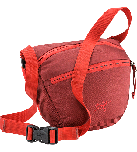 Maka 2 Larger-sized version of the Maka, this small-sized travel bag can be worn around the waist, or over the shoulder