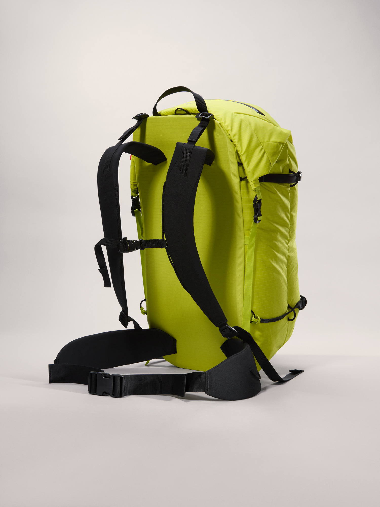 Micon 42 Backpack | Arc'teryx Canada