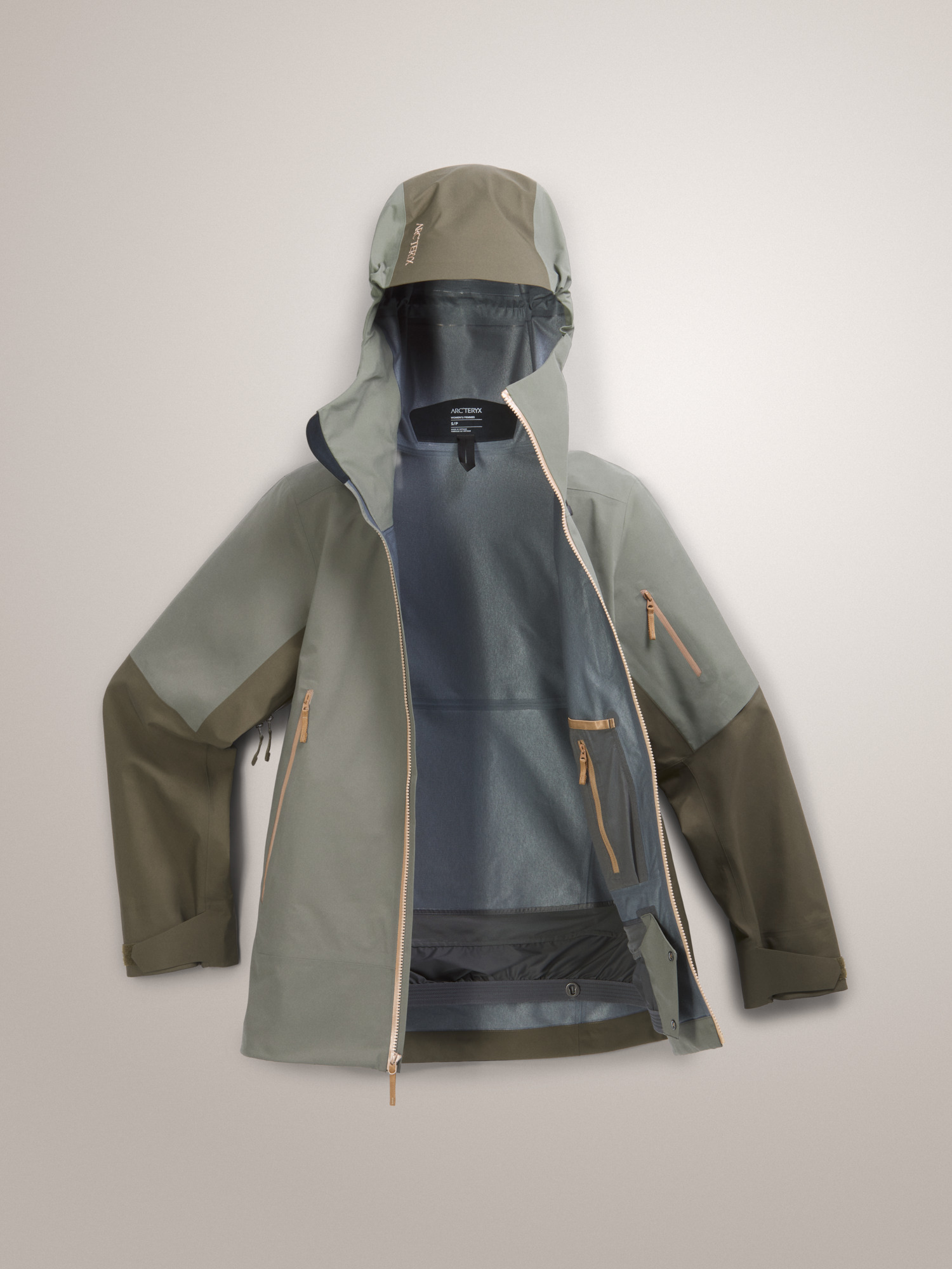 Arc'teryx Women's Beta Jacket in Black Arc'teryx