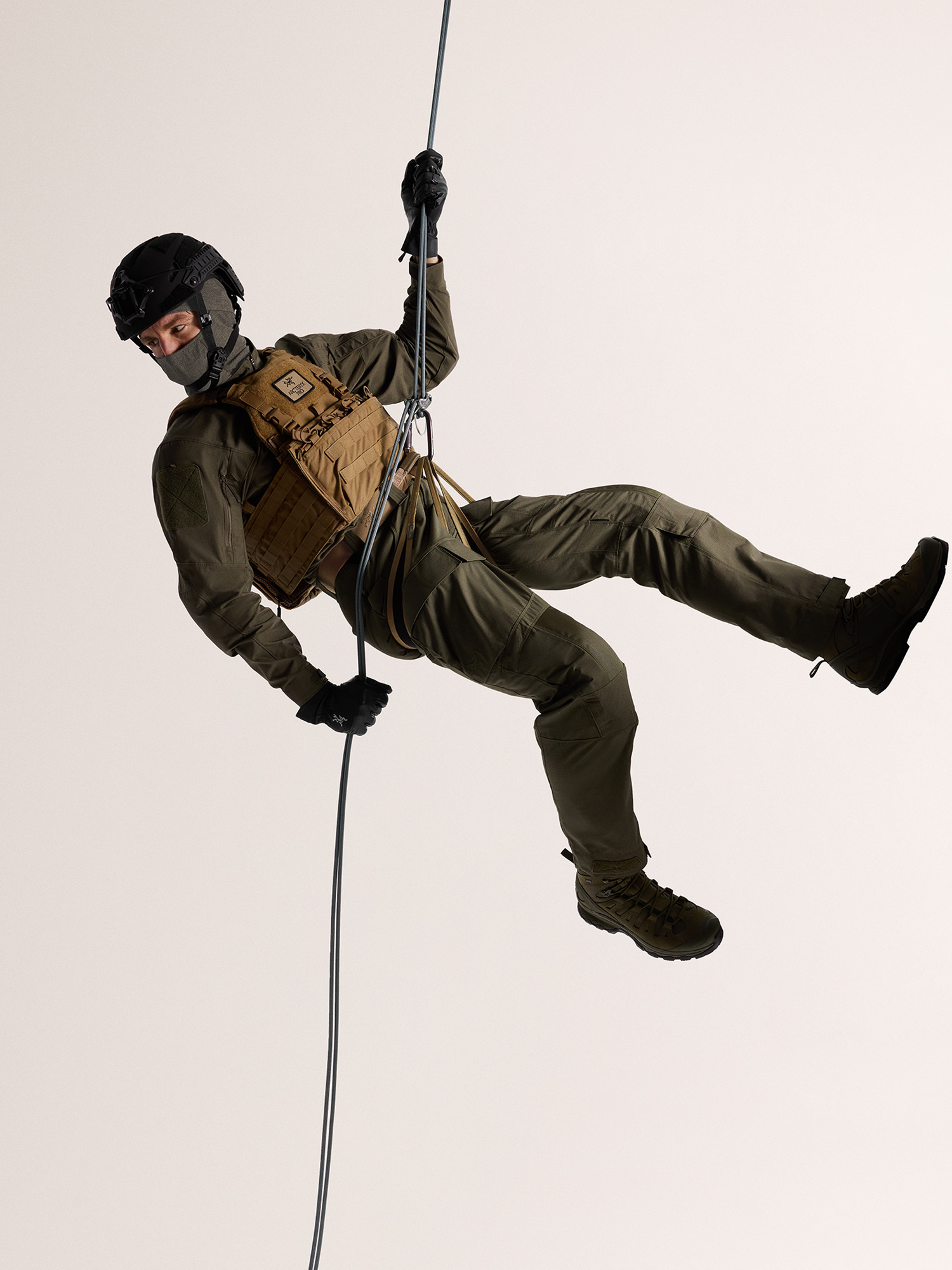 E220 Rigger's Harness