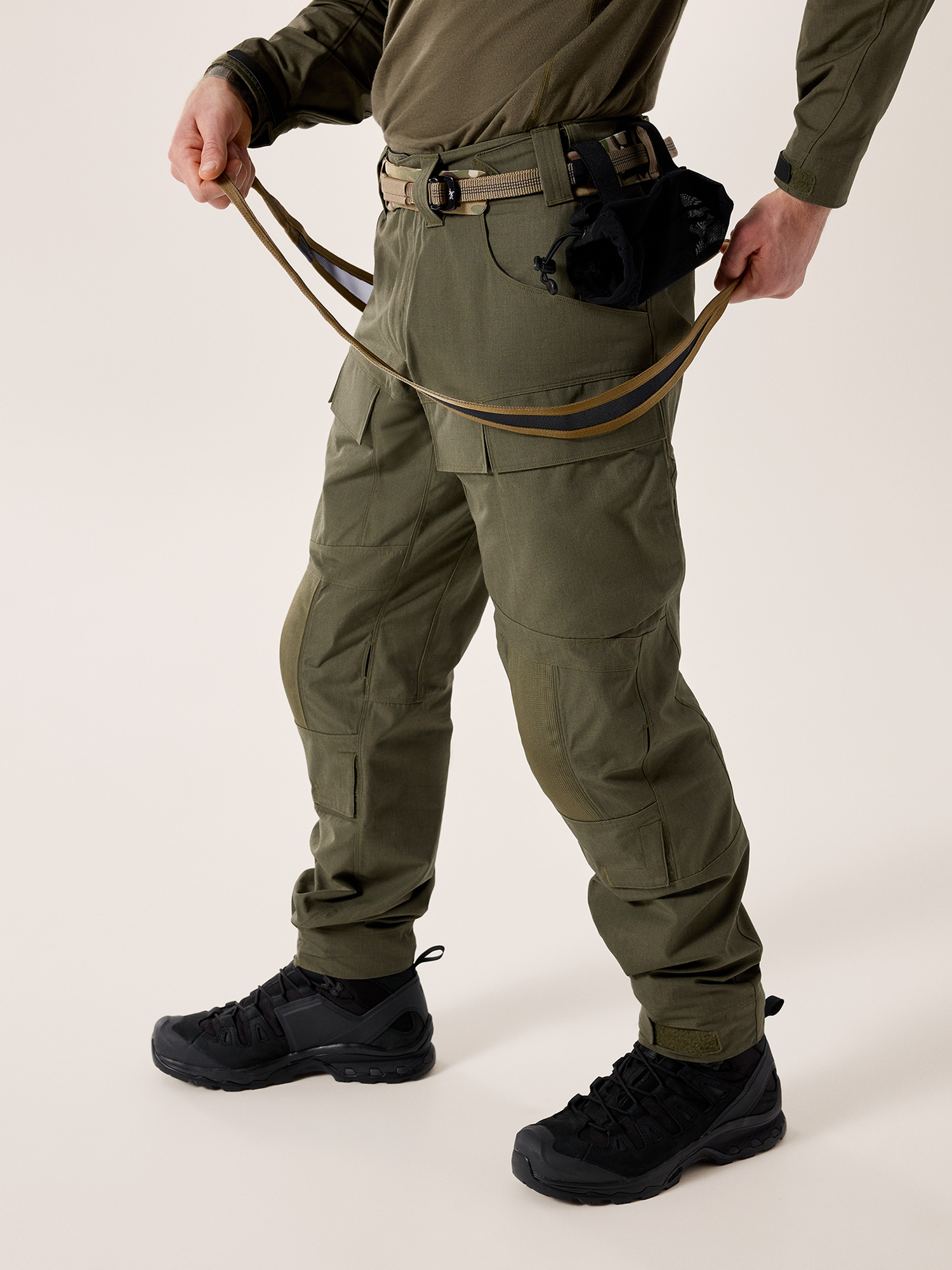 E220 Rigger's Harness