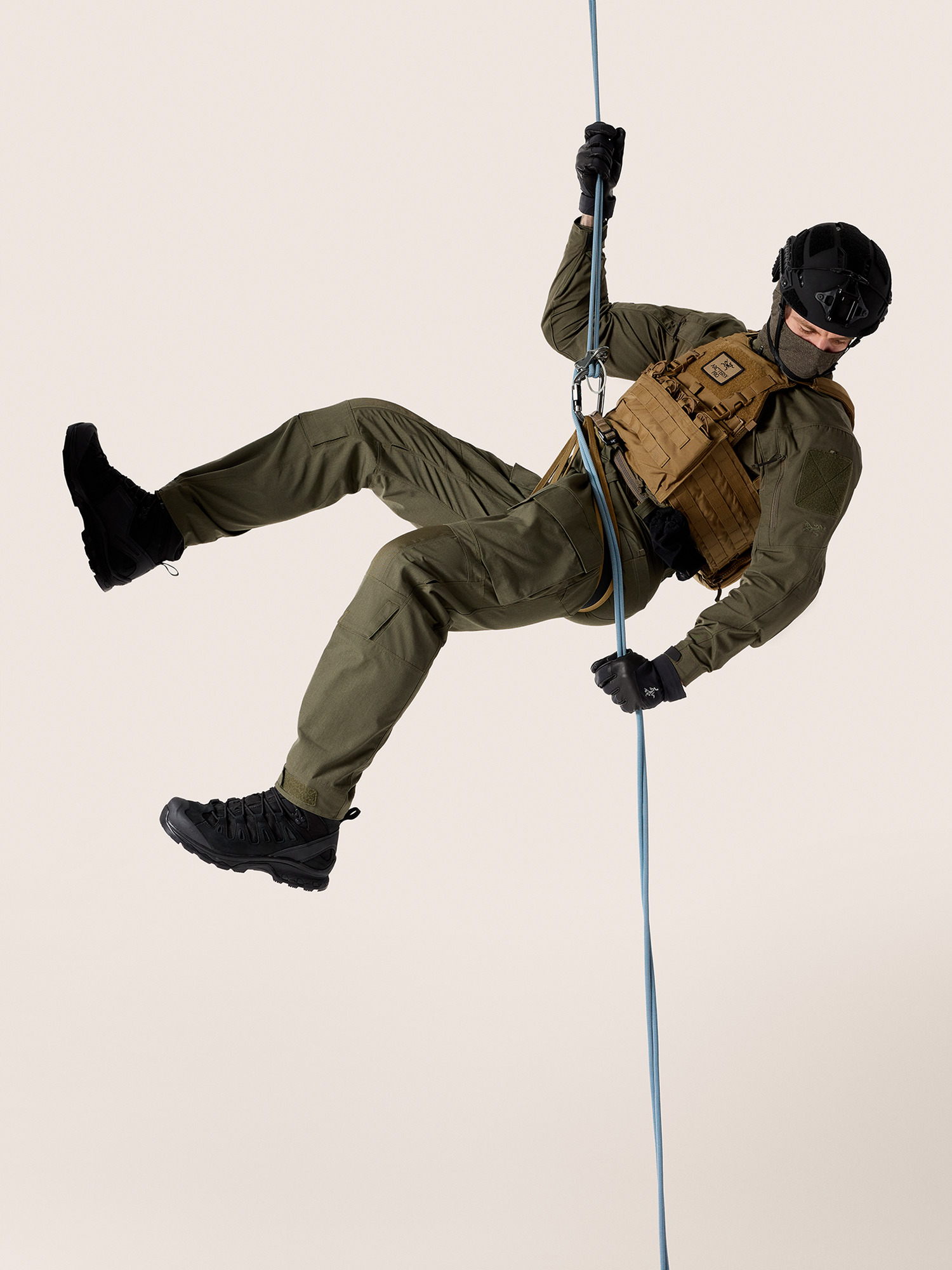 E220 Rigger's Harness
