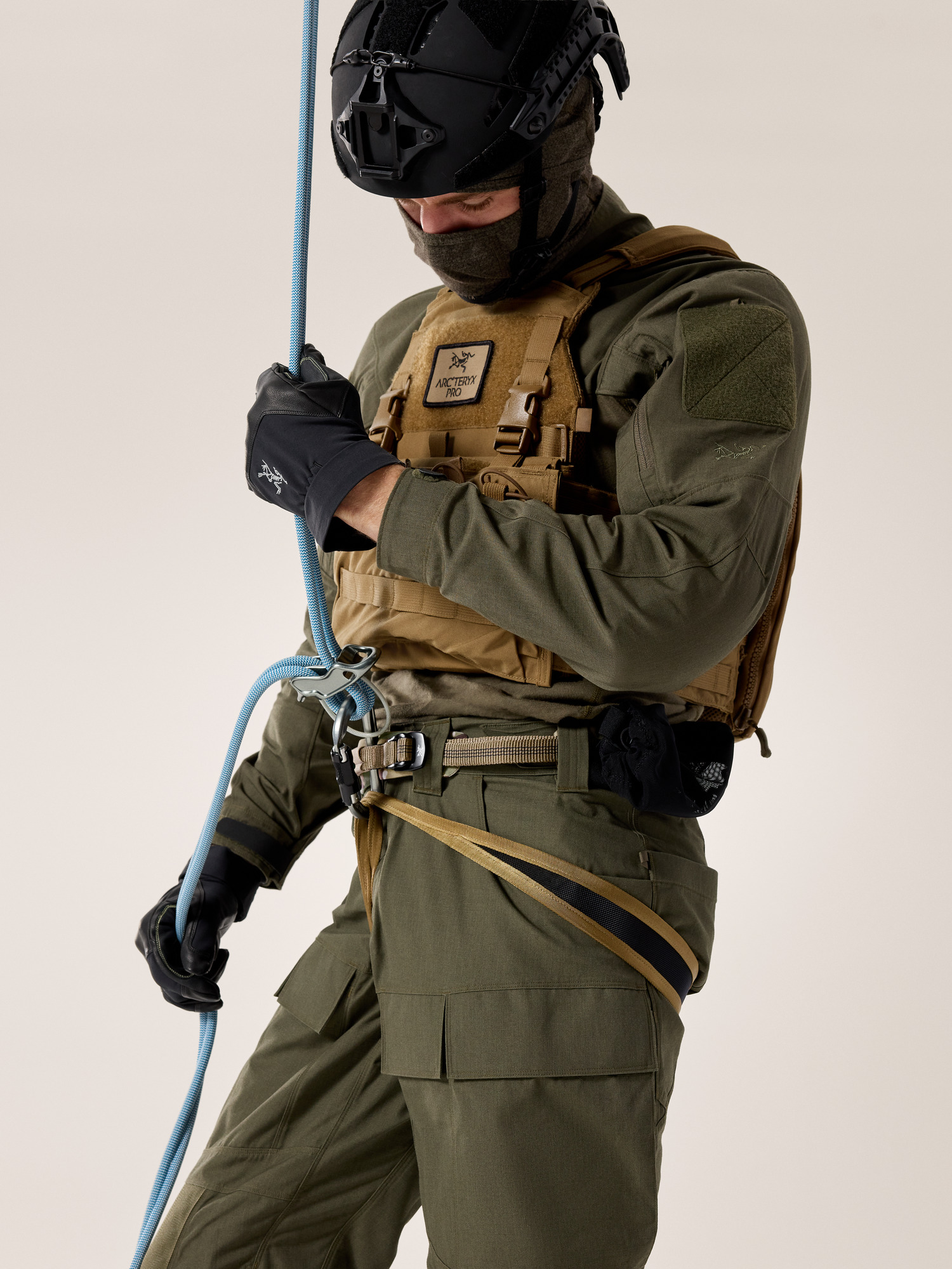 E220 Rigger's Harness