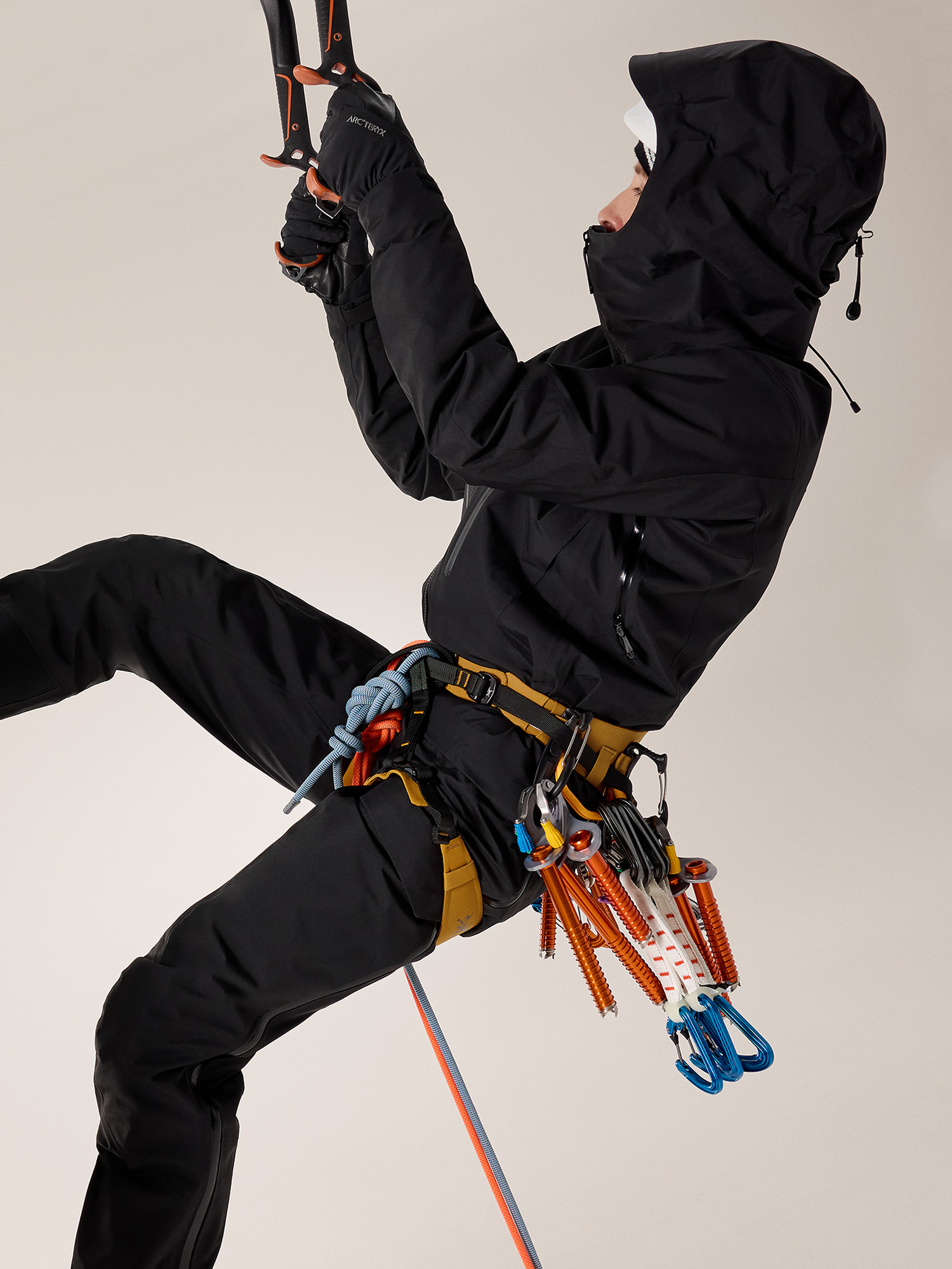 AR-385a Harness Women's