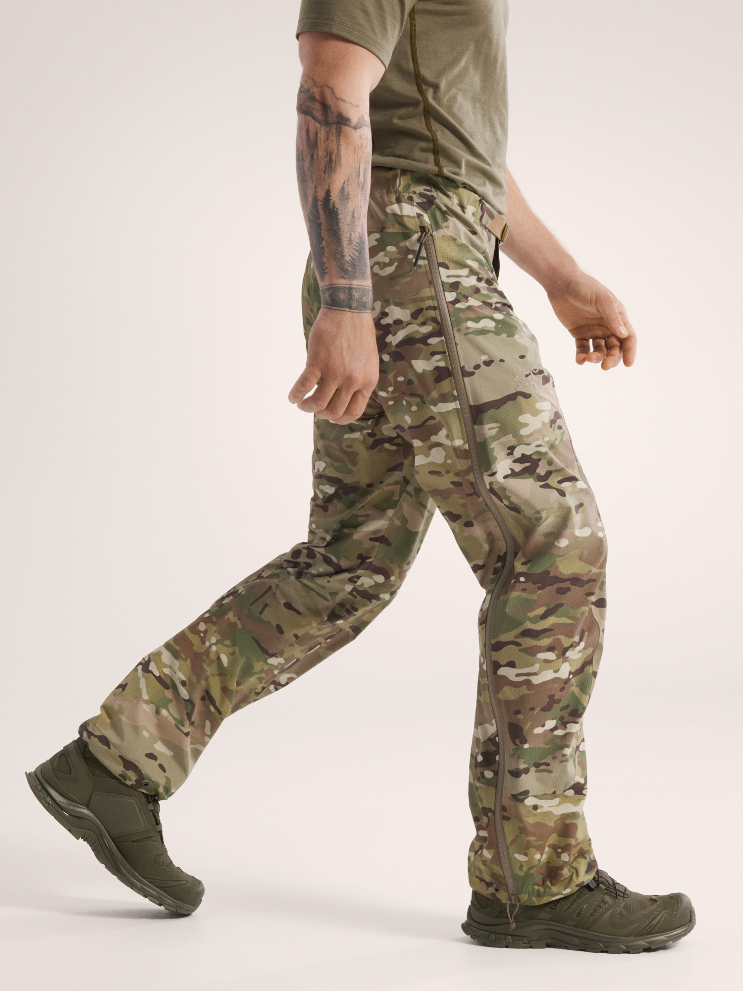 未使用 ARC'TERYX LEAF Wraith Pant マルチカムMサイズ arcteryx-leaf-alpha-lt-pant-