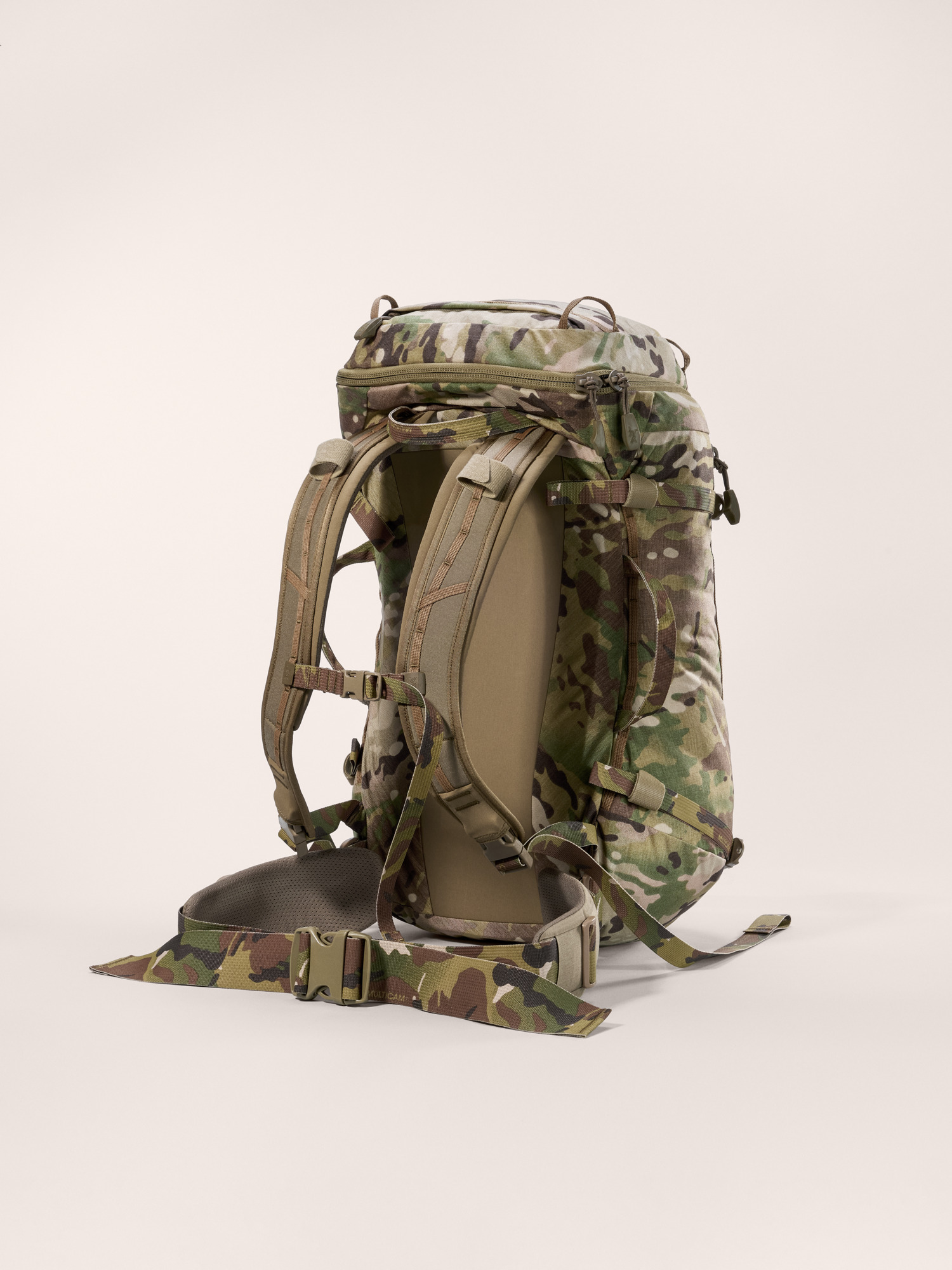 個人装備 Arc'teryx leaf ASSAULT PACK 30 MULTICAM Assault Pack 30 MultiCam | Arc'teryx LEAF