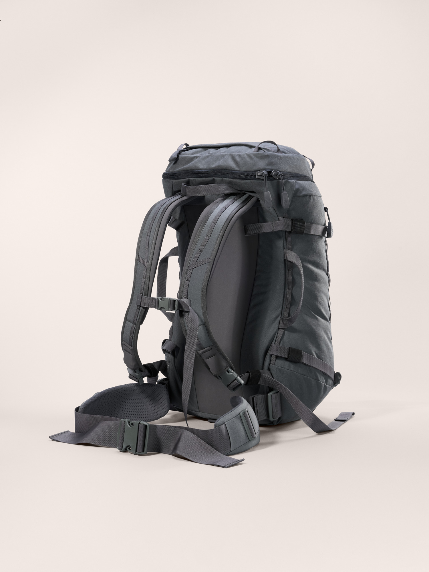 ARC'TERYX ブラック バックパック ARC'TERYX アークテリクス マンティス 26 バックパック MANTIS