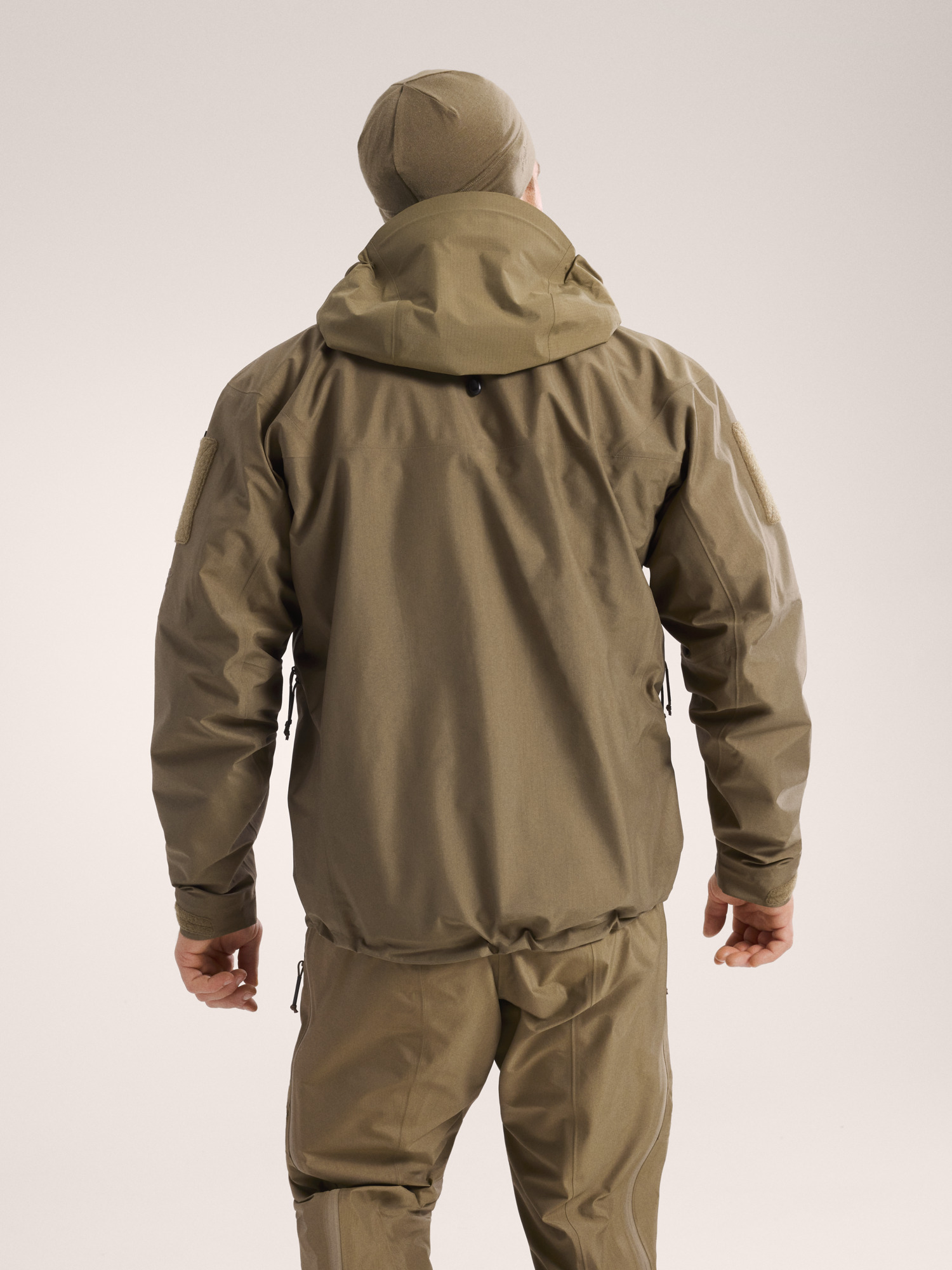 Arc’teryx leaf ALPHA LT JACKET GEN 2.2 Arc'teryx LEAF Alpha LT Jacket Gen 2.2 | Lightweight GORE