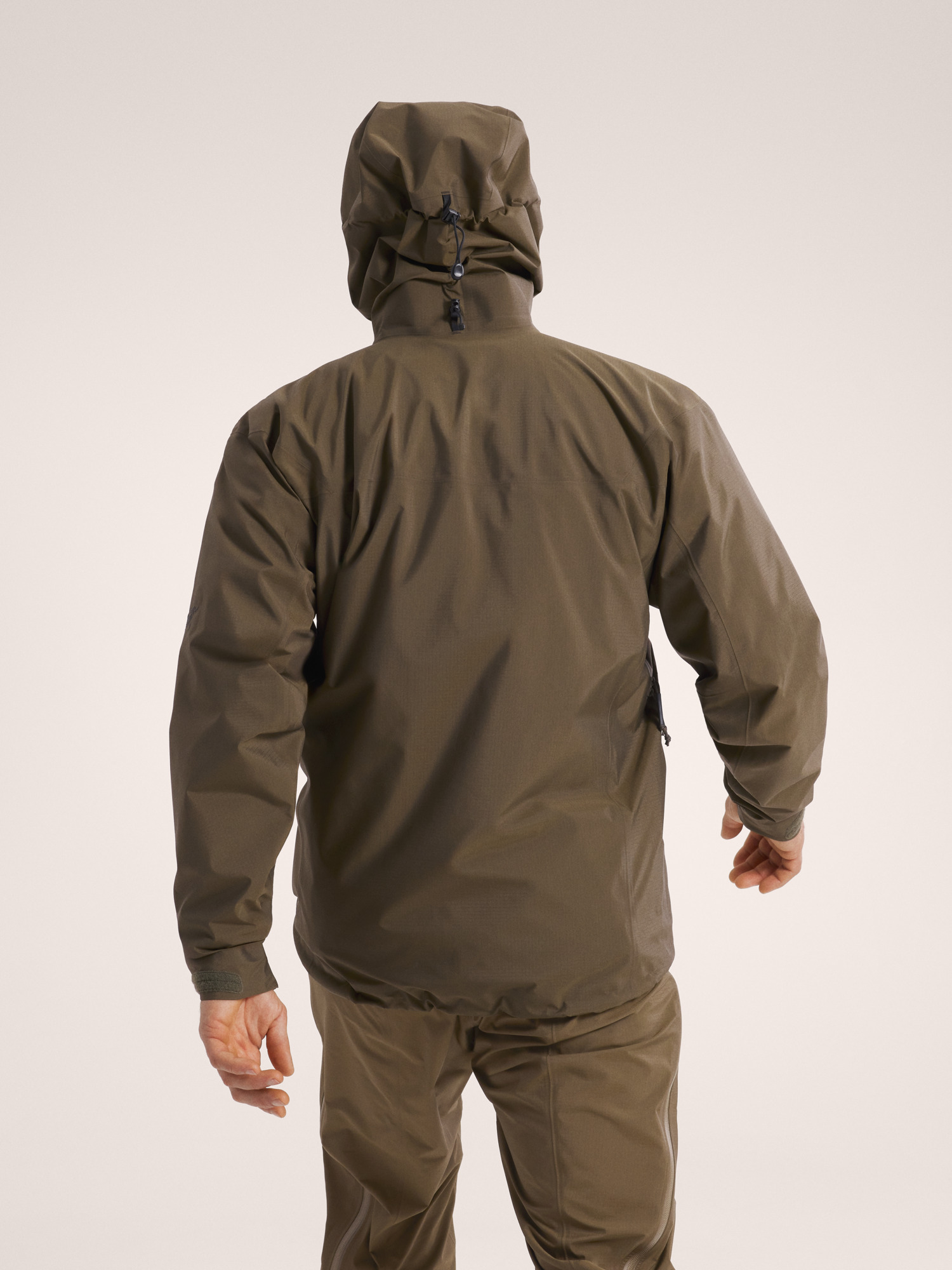 Arc’teryx leaf ALPHA LT JACKET GEN 2.2 Arc'teryx LEAF Alpha LT Jacket Gen 2.2 | Lightweight GORE