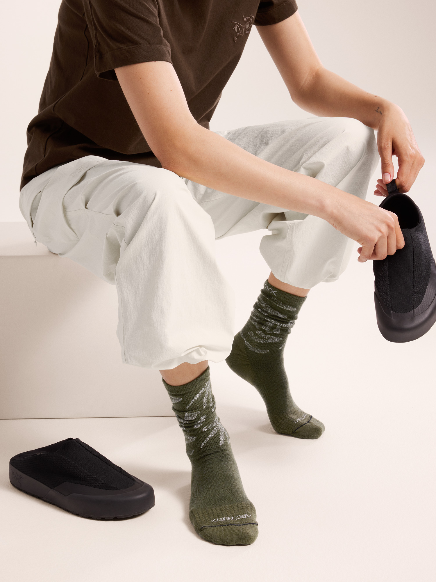 レッグウェア ARC'TERYX Merino Wool Grotto Mid Sock M Merino Wool Grotto Mid Sock | Arc'teryx Switzerland