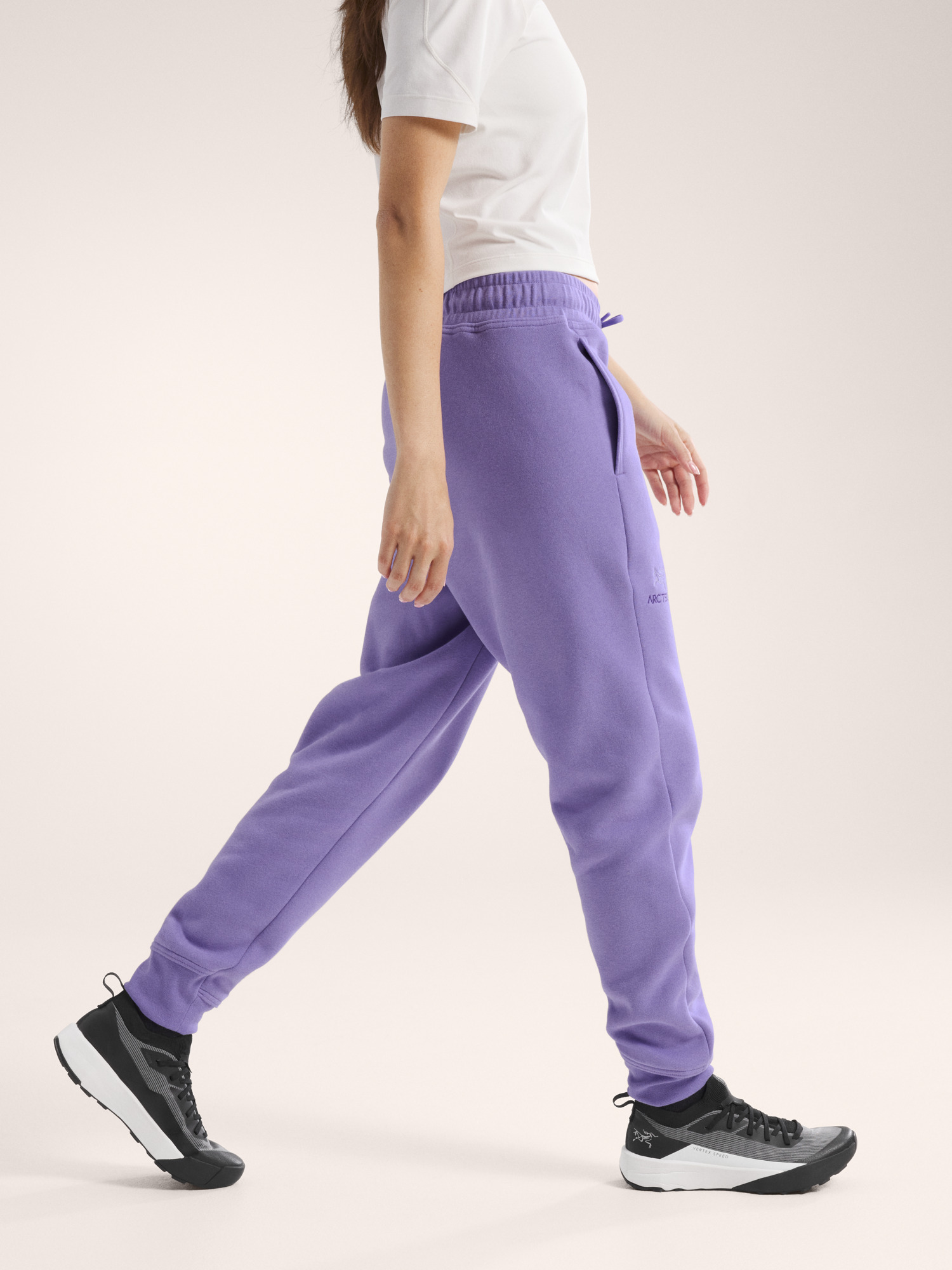 Emblem Fleece Jogger Women's | Arc'teryx Canada