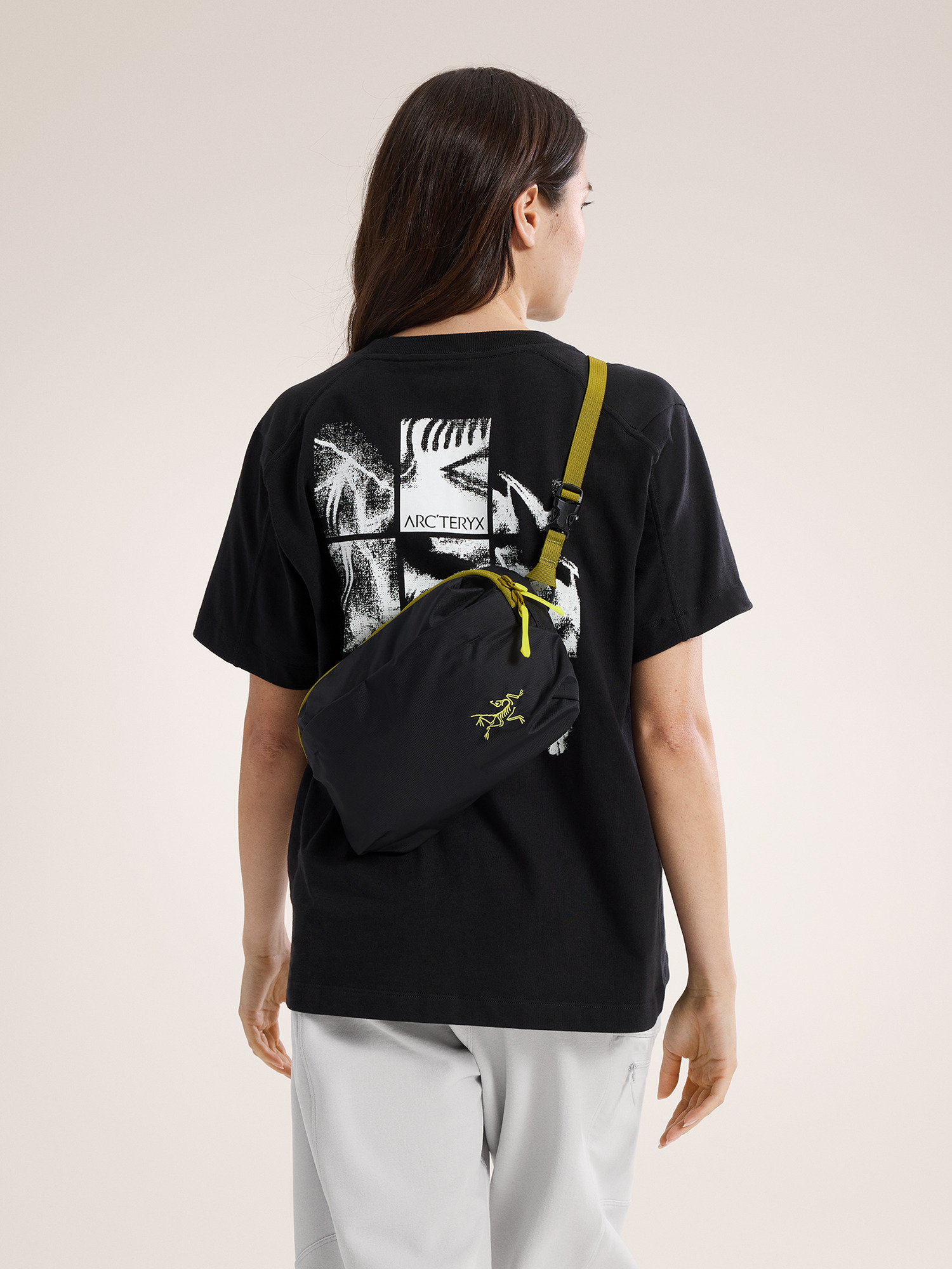 バッグ ARC'TERYX Heliad Crossbody Stratus Heliad Crossbody Bag | Arc'teryx United States