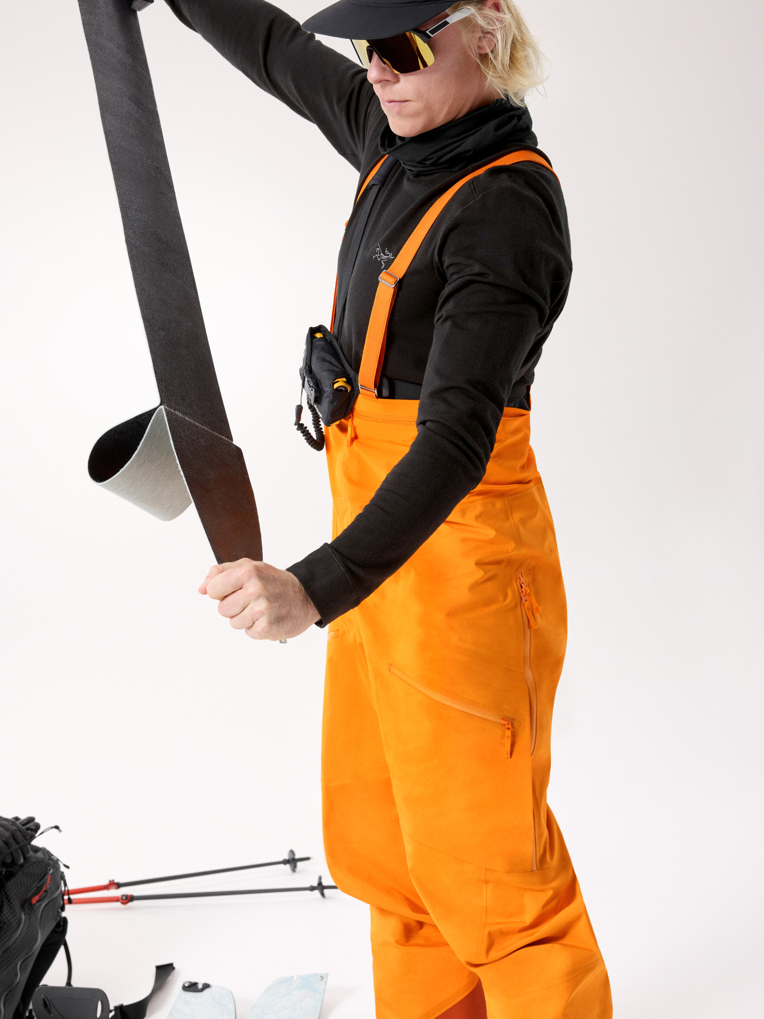 F25-X000009904-Rush-Bib-M-