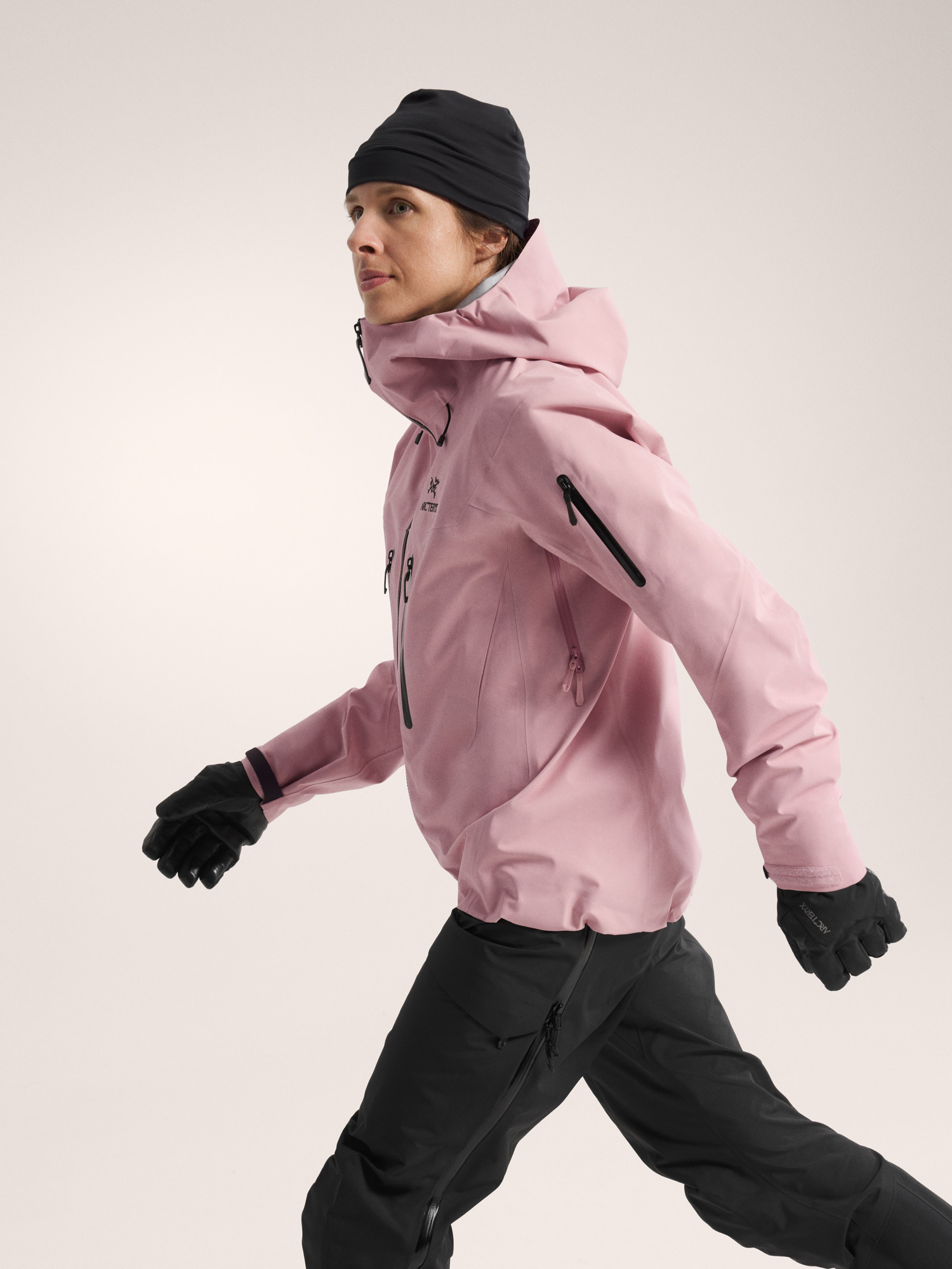 アークテリクス　ALPHA SV JACKET SERENE アルファSV S ALPHA SV JACKET 25年の集大成、リサイクル素材を100％使用した「ALPHA