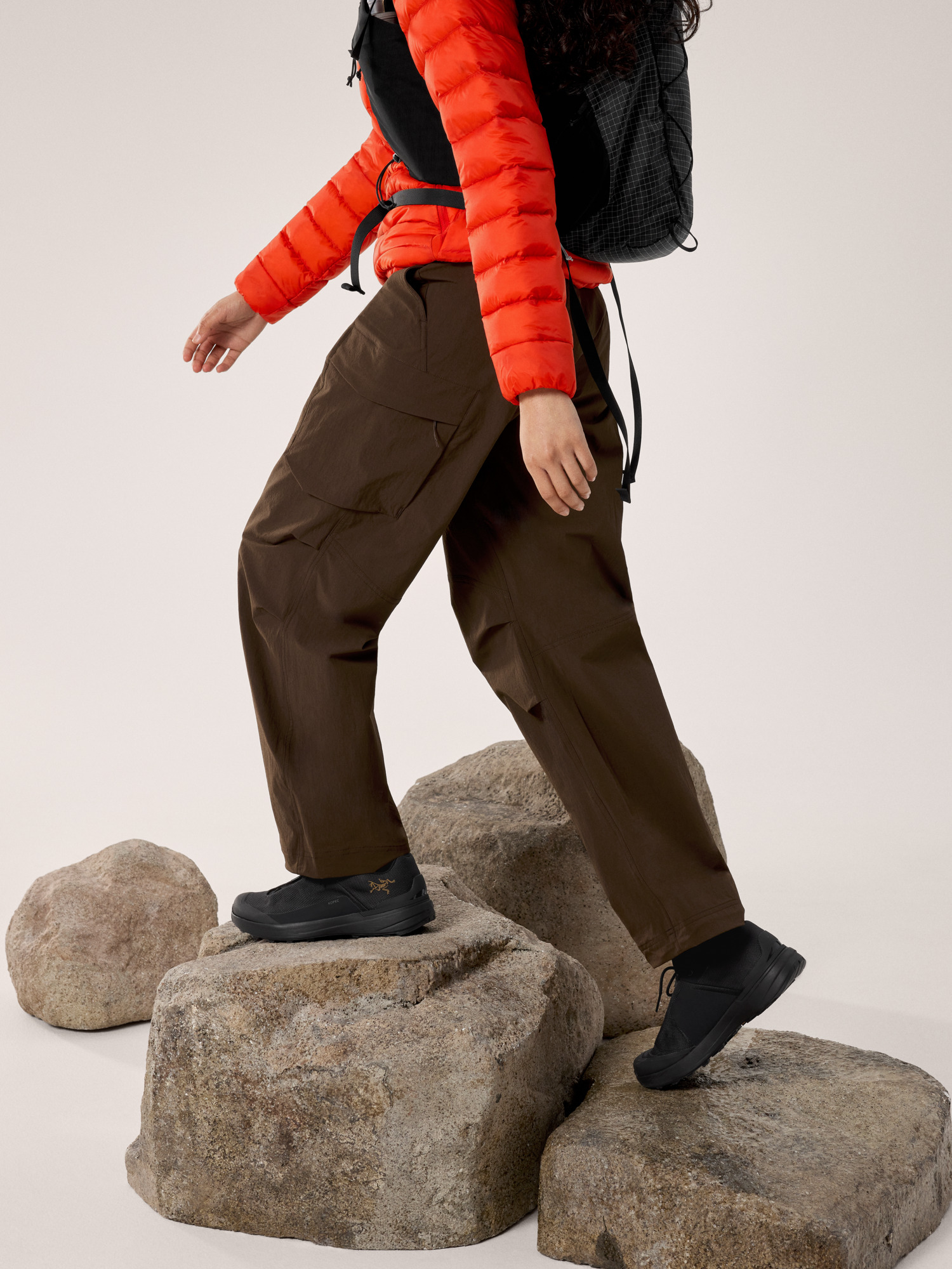 ND610ね@ ARC’TERYX 美品 ナイロンパンツ レディースXS ND610ね@ ARC'TERYX 美品 ナイロンパンツ レディースXS
