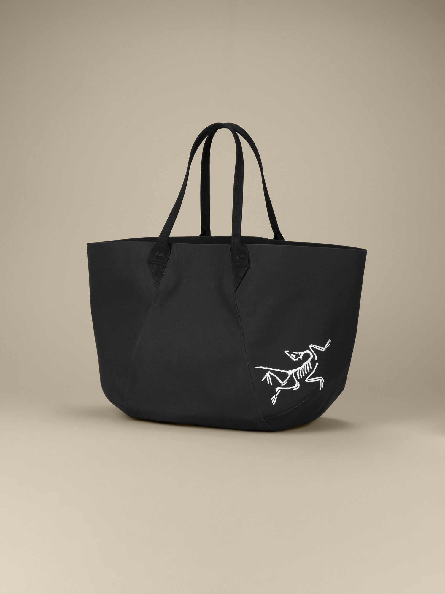 ARC'TERYX CARRIER 45 GEAR TOTE ブラック Carrier 45 Gear Tote | Arc'teryx United States