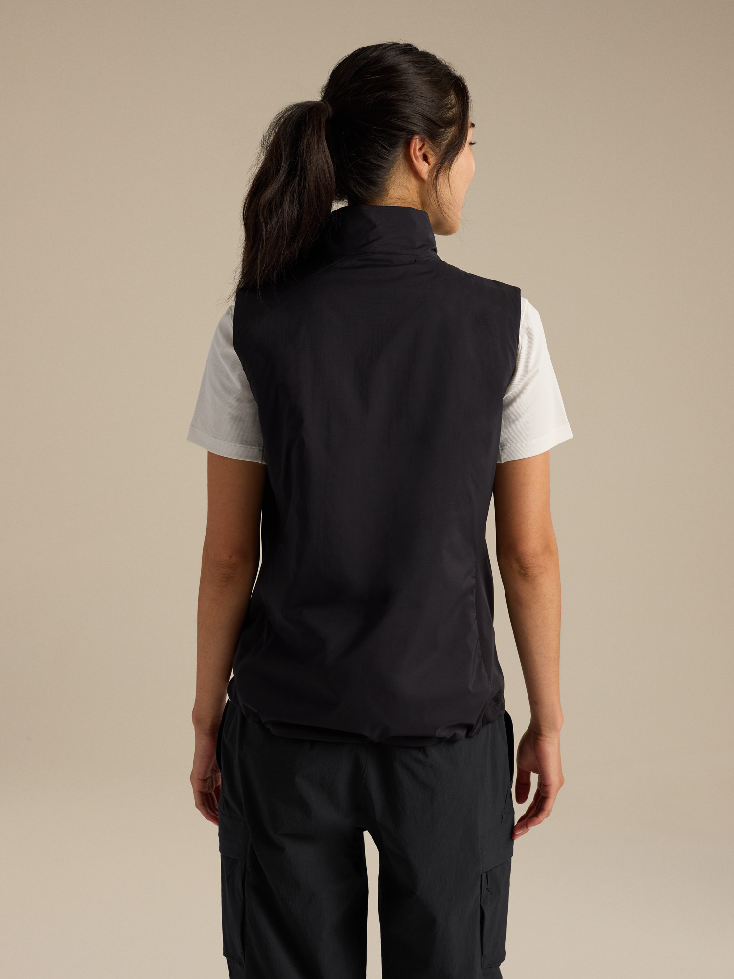 F26-X000009507-Atom-Vest-Black