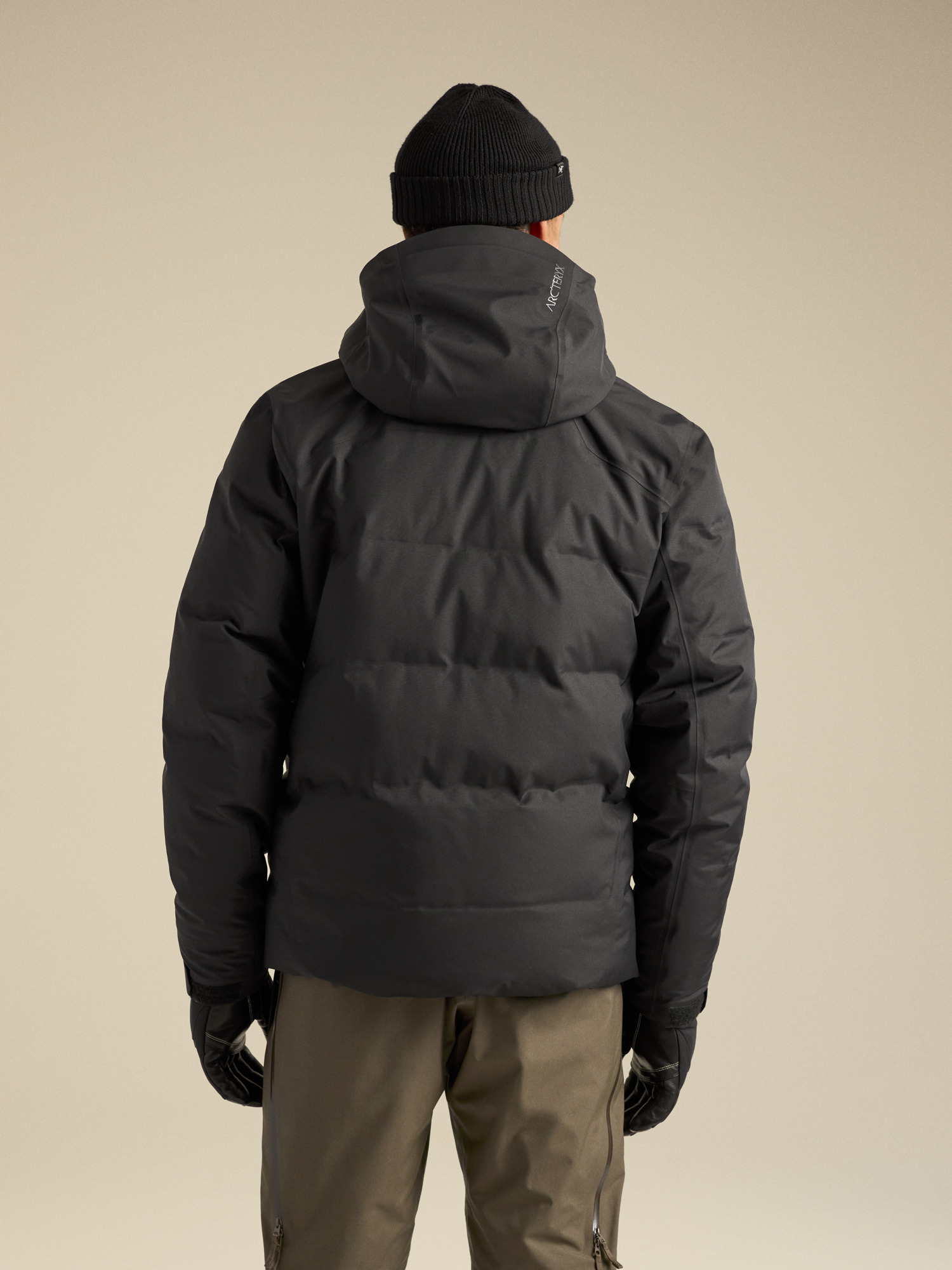 Мужская куртка Arc'teryx Fissile SV Down, цвет: Чёрный — фото 4