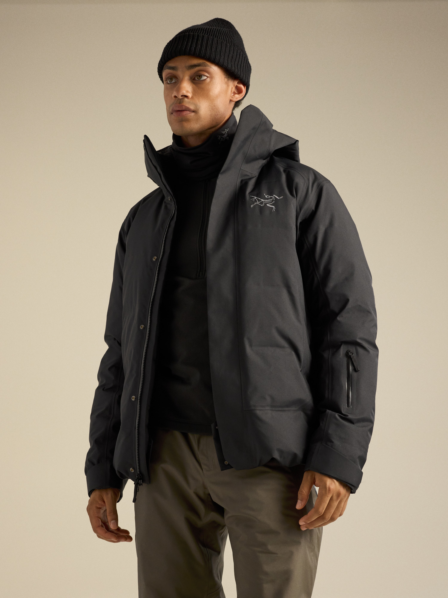 Мужская куртка Arc'teryx Fissile SV Down, цвет: Чёрный — фото 7