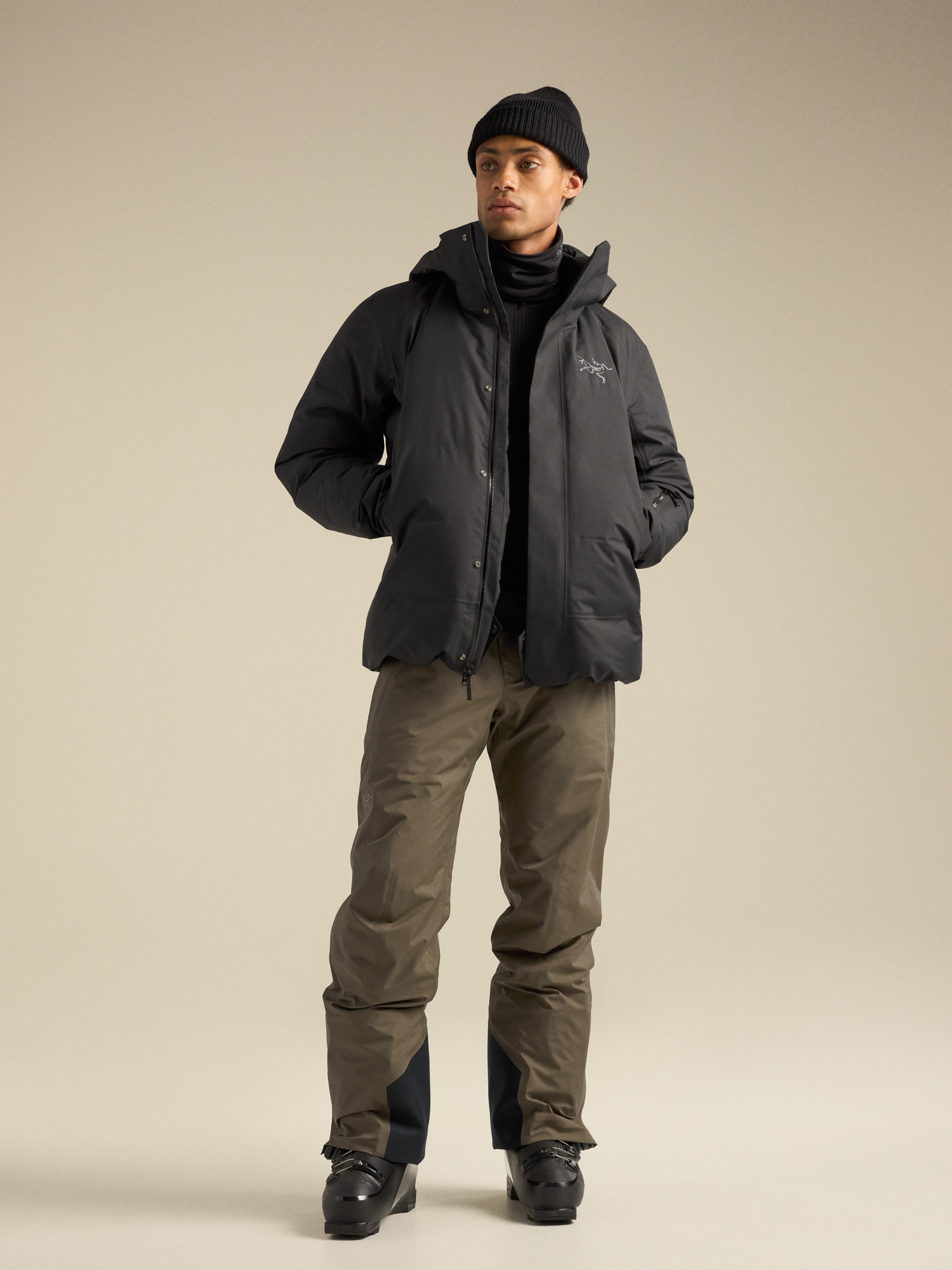 Мужская куртка Arc'teryx Fissile SV Down, цвет: Чёрный — фото 2