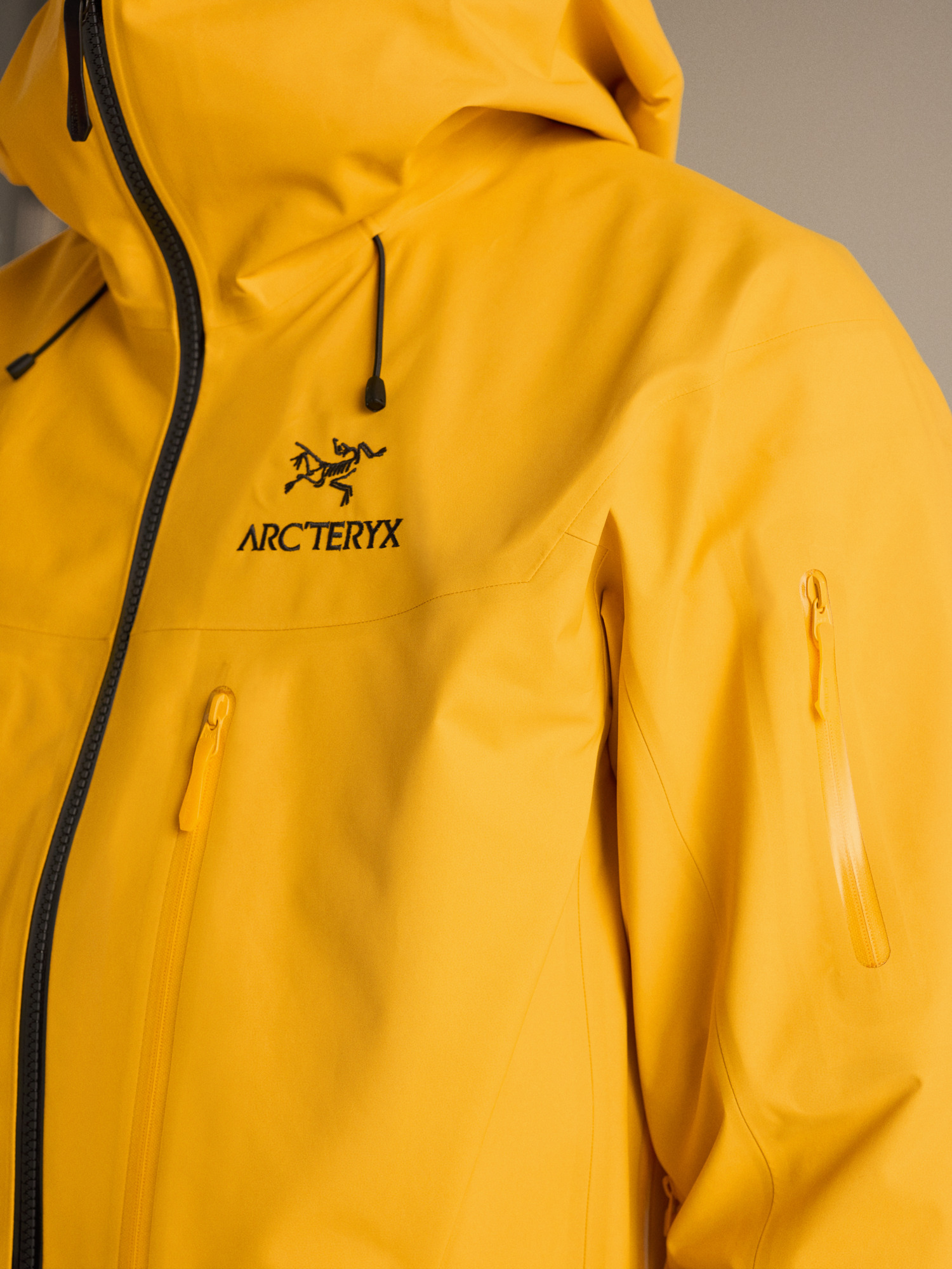 Alpha SV Jacket Men's | Arc'teryx Finland