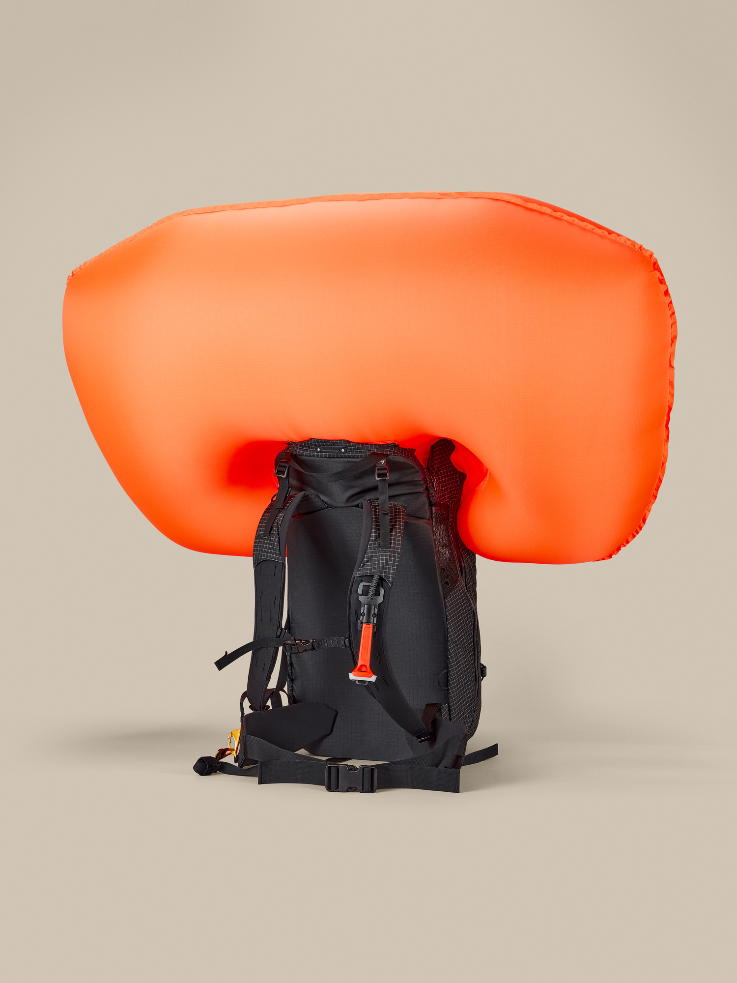 Micon LiTRIC™ 42 Avalanche Airbag | Arc'teryx United States