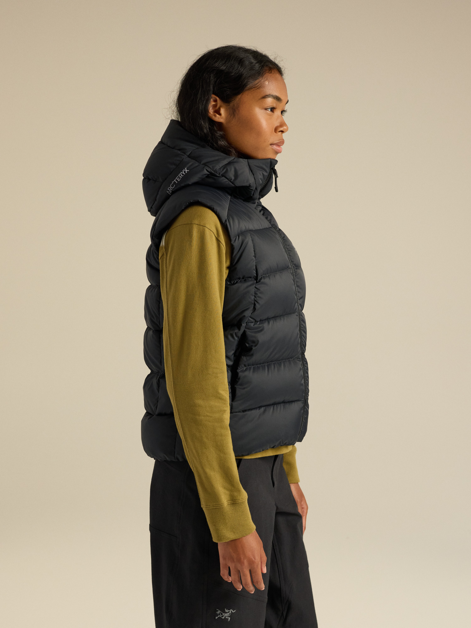 Женский жилет Arc'teryx Thorium, цвет: Чёрный — фото 3