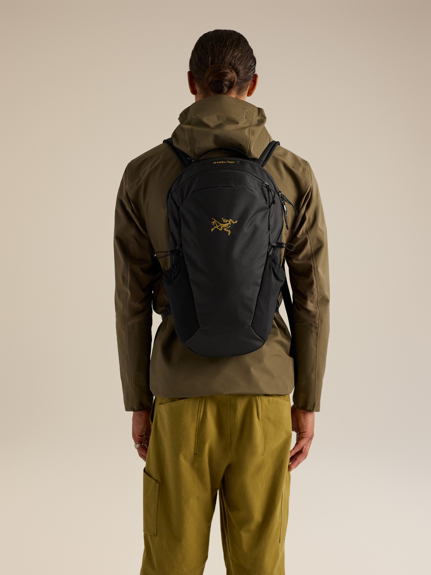 【Arc'teryx】Mantis16 Backpack ブラック Mantis 16 Backpack | Arc'teryx Sweden