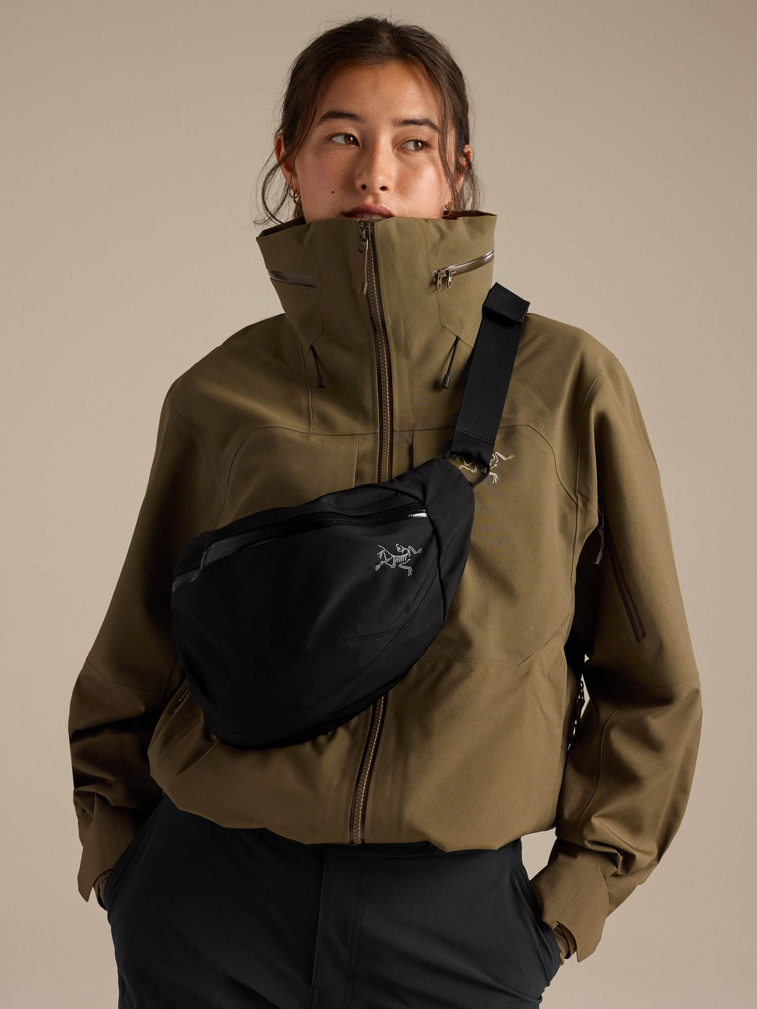 【B】ARC'TERYX / Axios 4 Crossbody Axios 4 Crossbody | Arc'teryx Canada