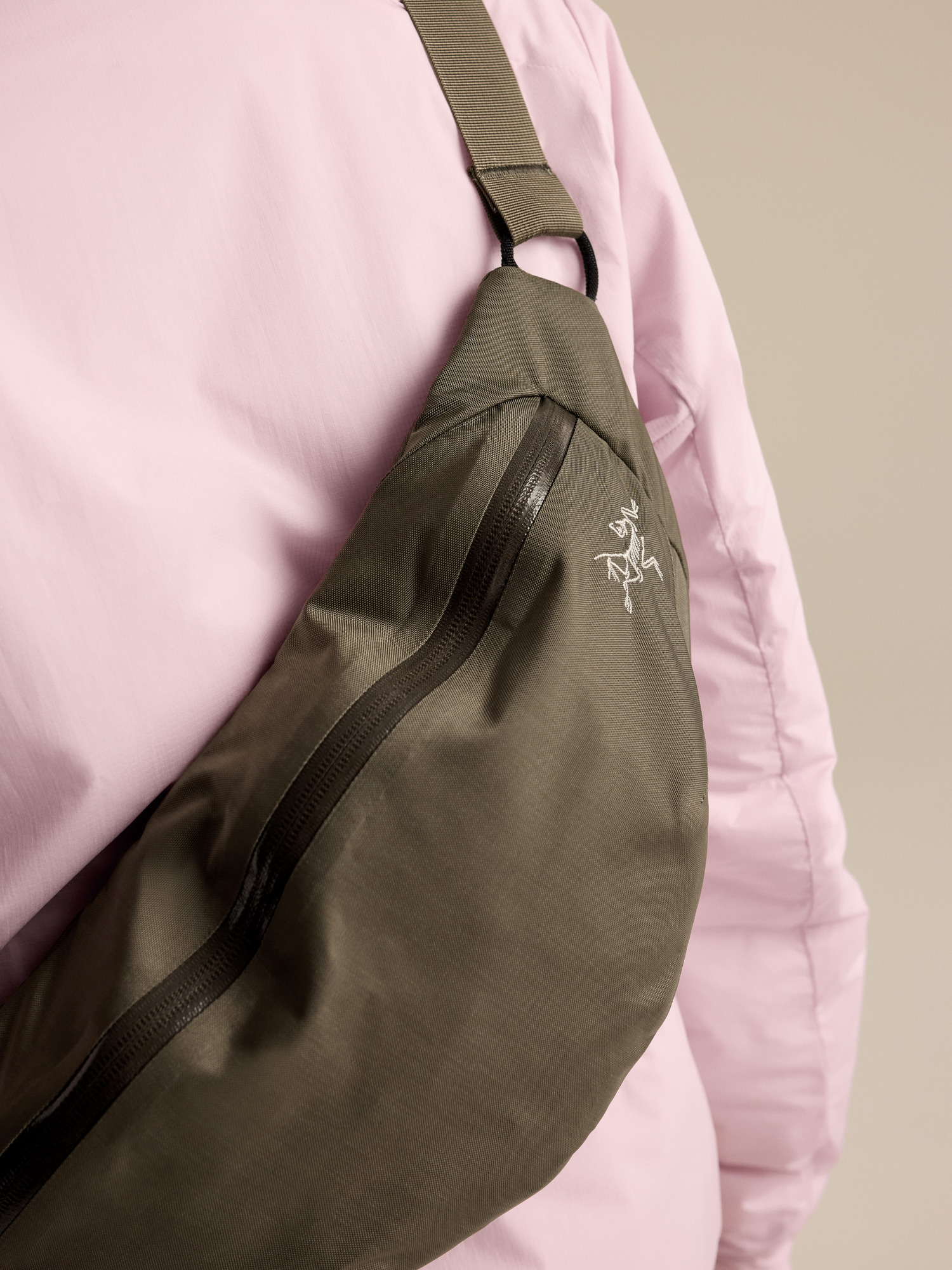 Axios 4 Crossbody