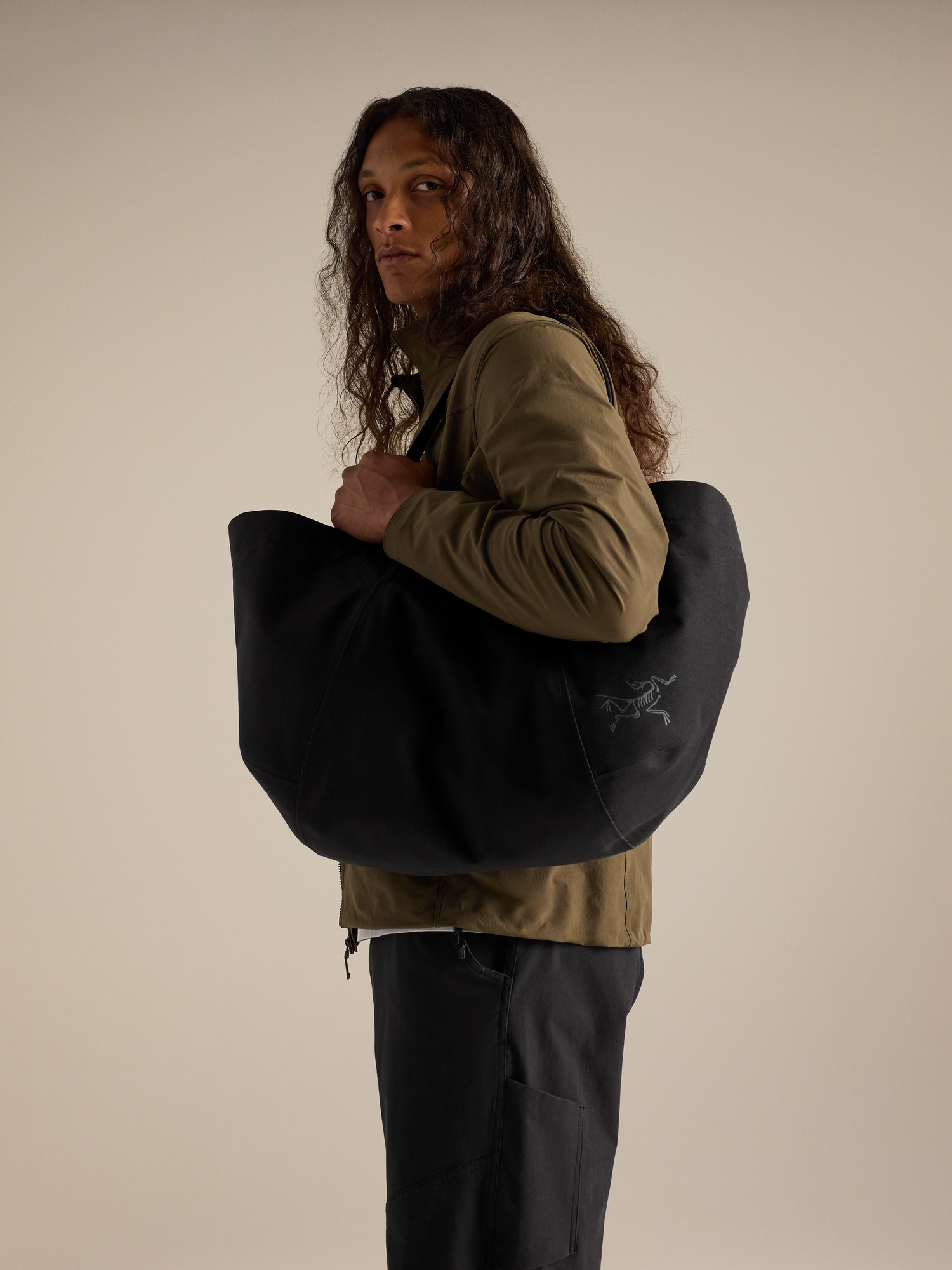 Сумка Arc'teryx Carrier 35 Weekender, цвет: Чёрный — фото 7
