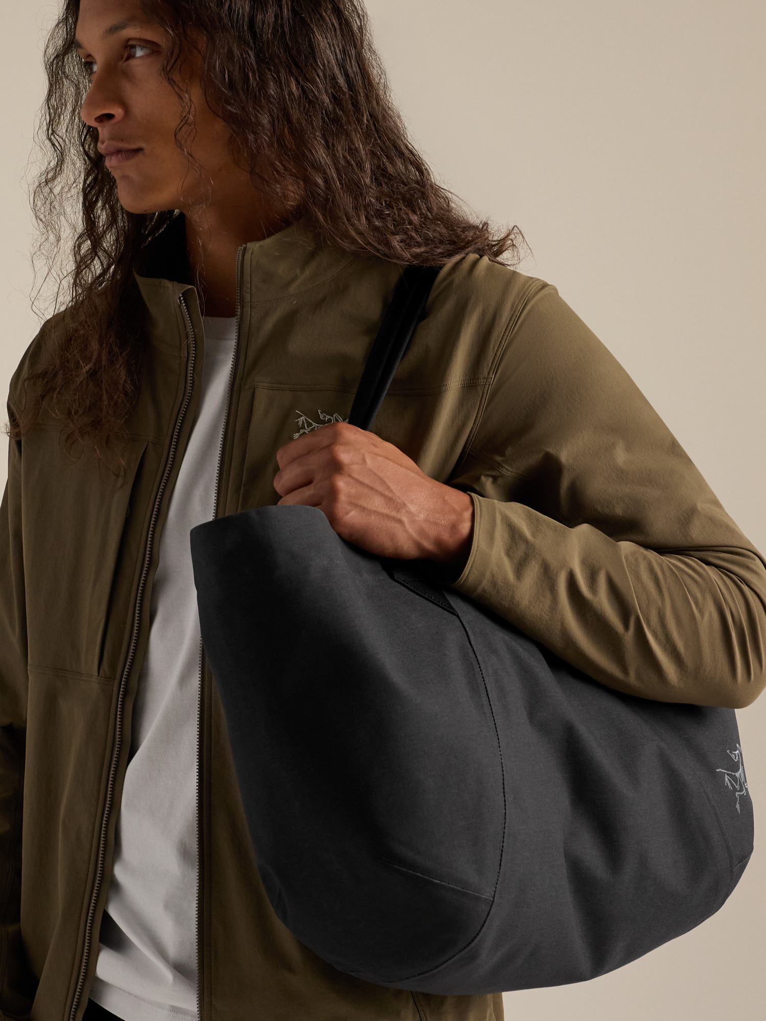 Сумка Arc'teryx Carrier 35 Weekender, цвет: Чёрный — фото 6