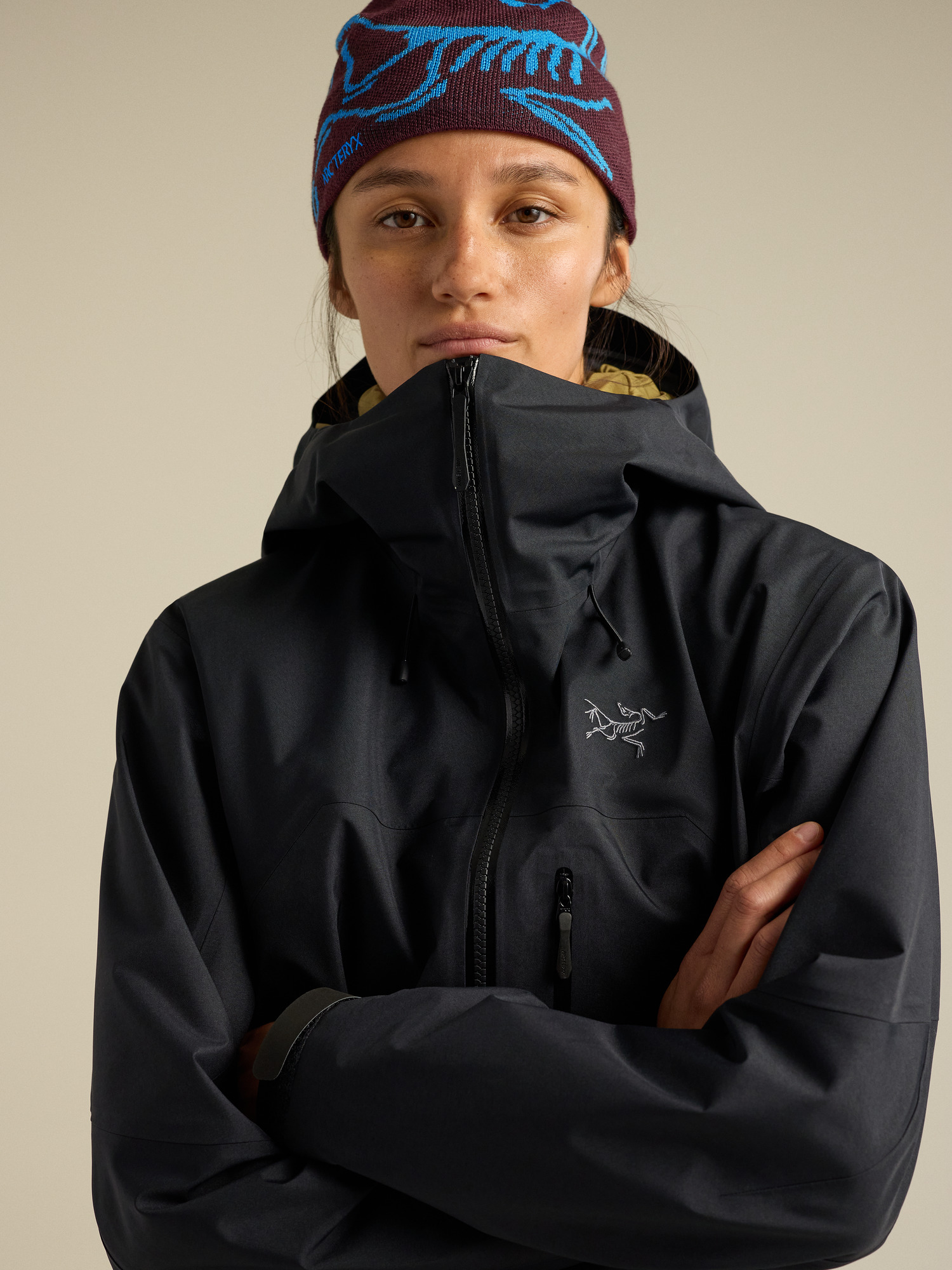 Женская куртка Arc'teryx Beta SV, цвет: Чёрный — фото 8