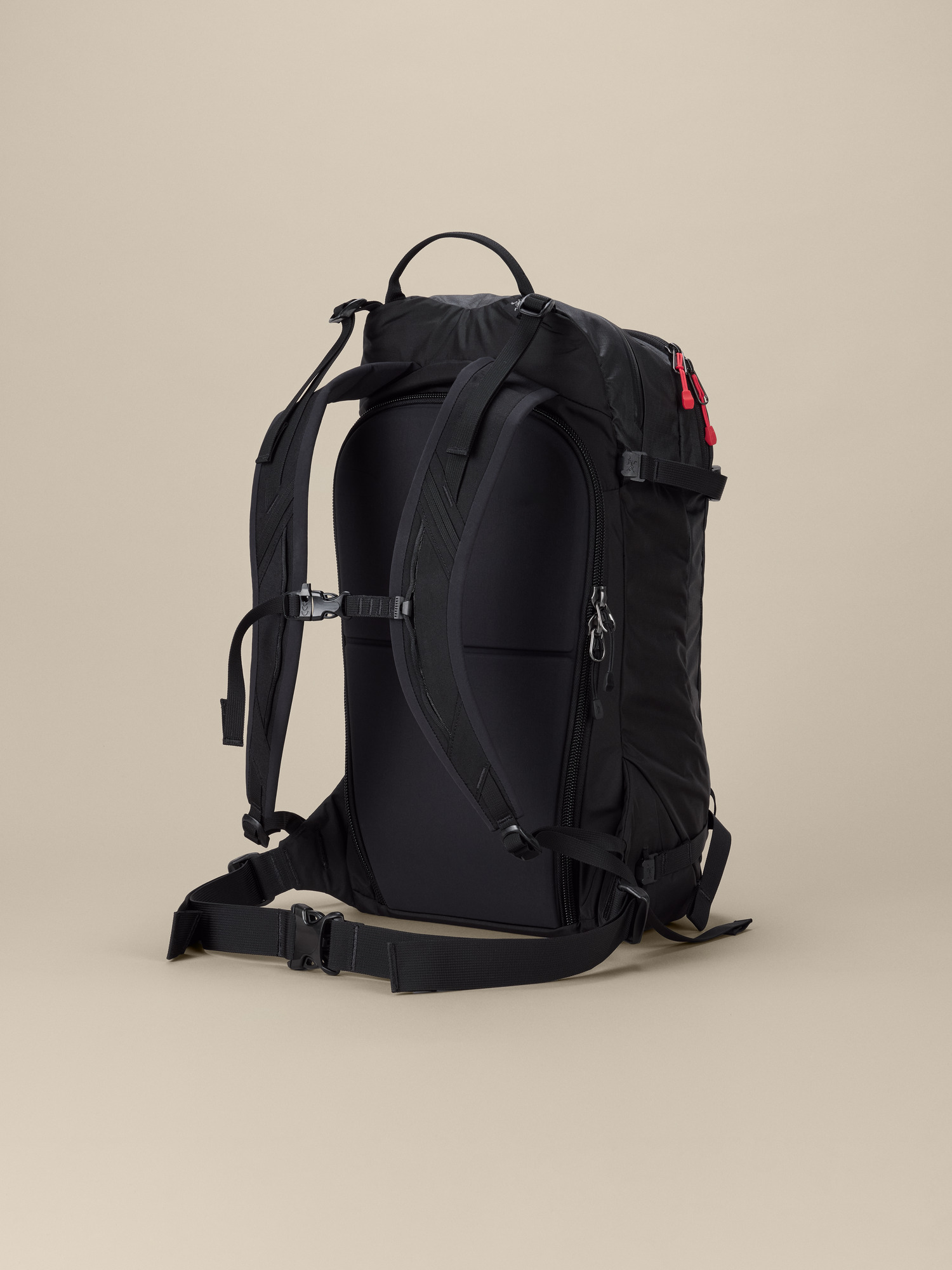 Quintic 28 Backpack | Arc'teryx Canada