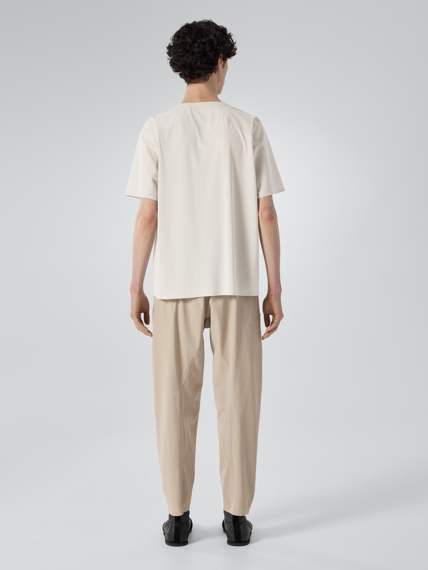 トップス ARC'TERYX VEILANCE Dromos Tech tee M Arc'teryx Veilance Dromos Tech Tee Black | SOMEWHERE®