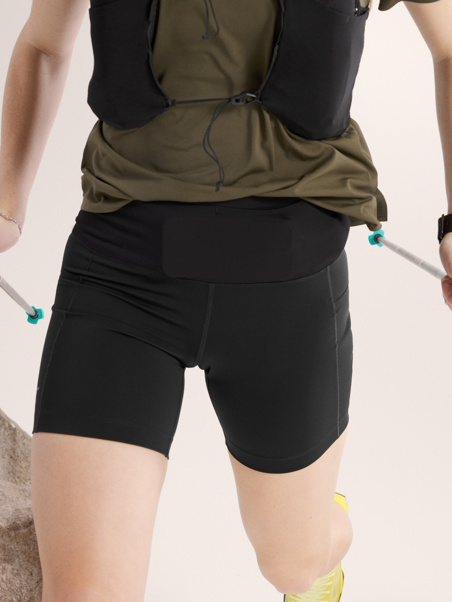 新品未使用タグ付き　Flight Mode Shorts エクリュ S Black Women's Shorts With Zipper Pockets Mid Rise Ci Sono