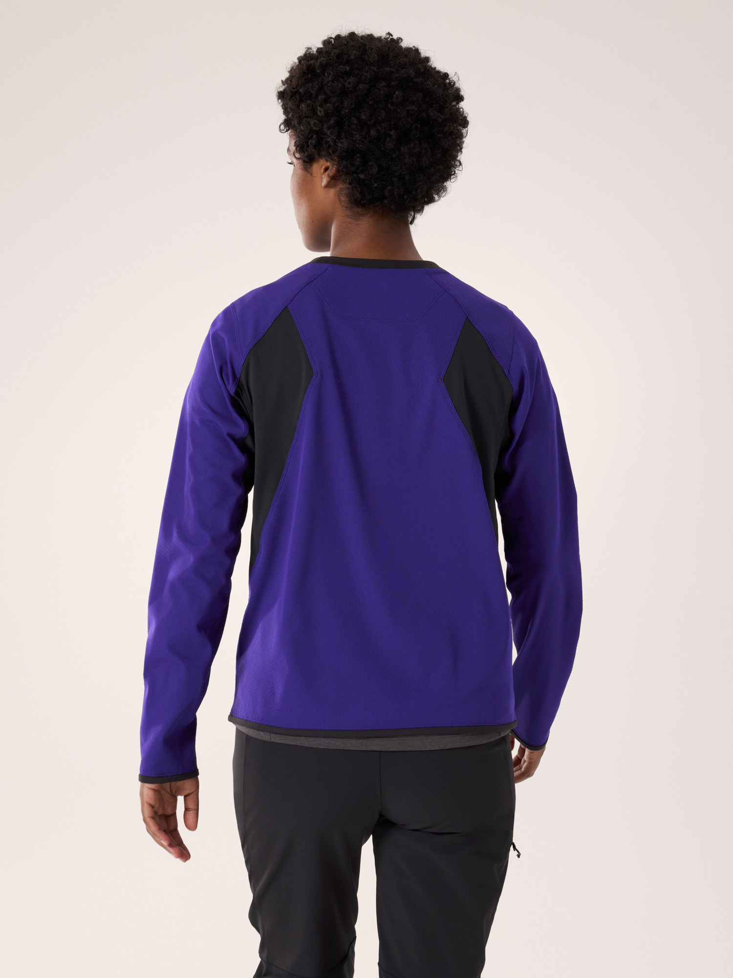S25-X000007711-Delta-Crew-Neck