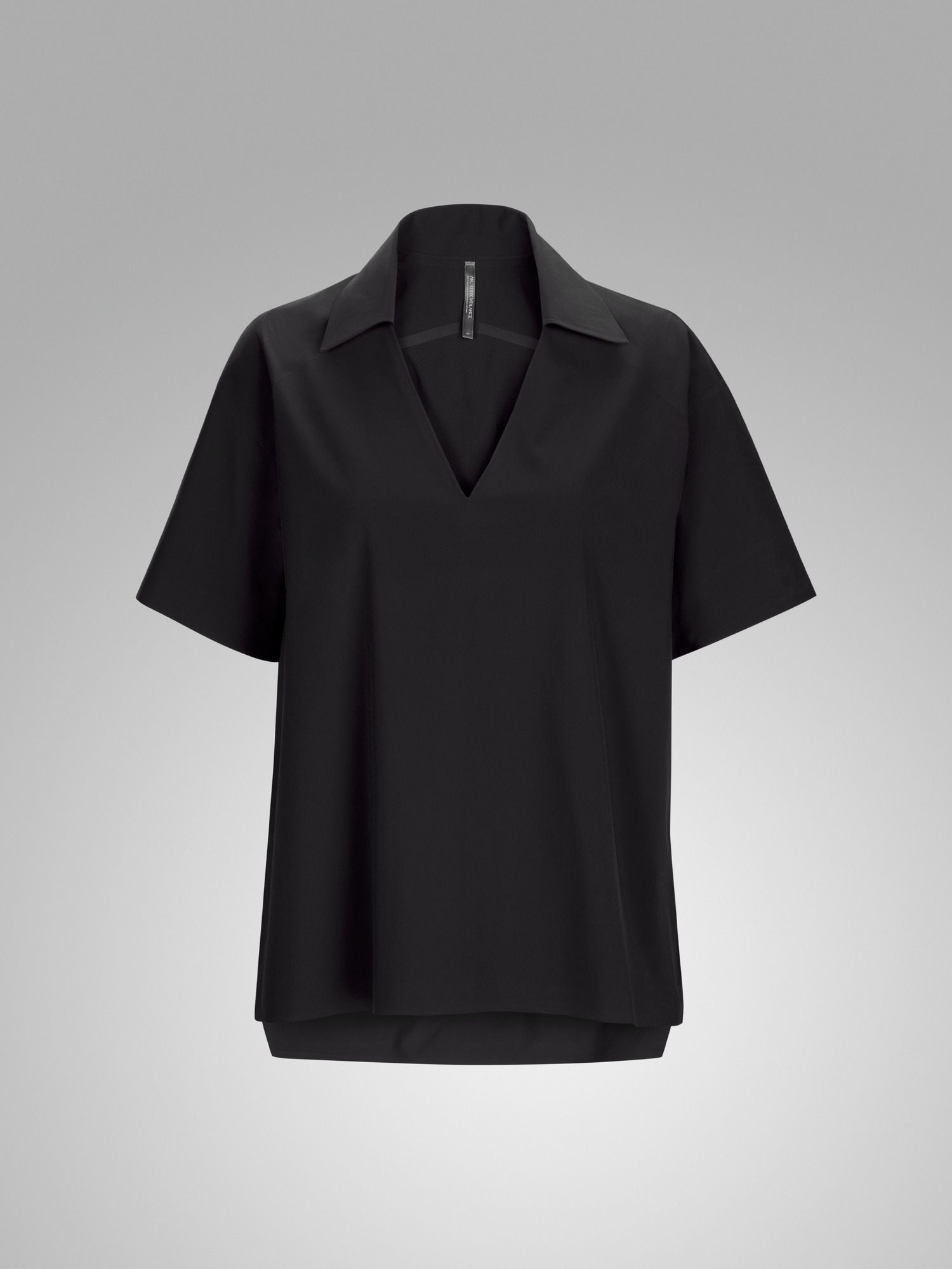 S25-X000007850-Eave-V-Neck-