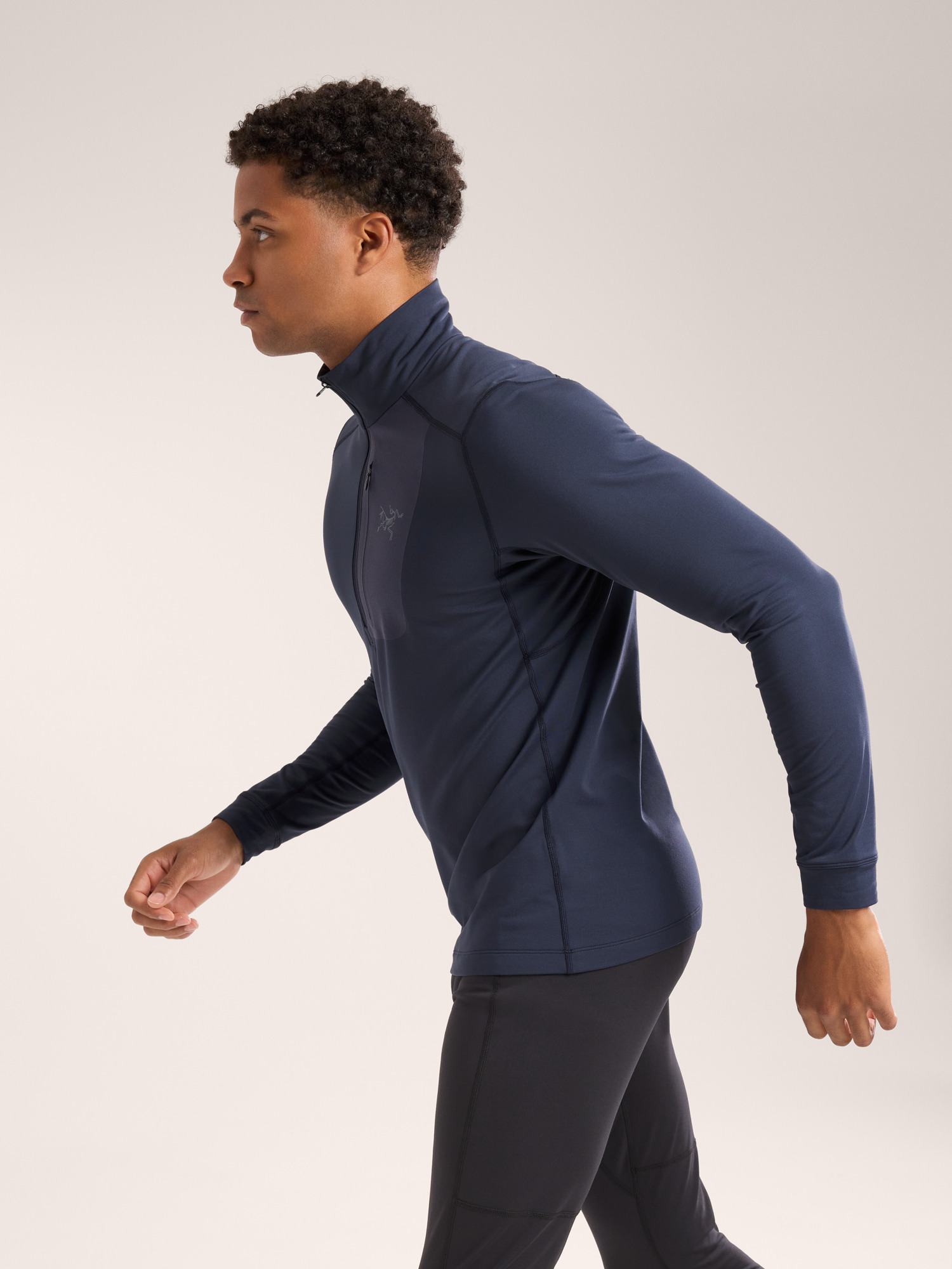 【ARC'TERYX】ロー LT ジップネック ベースレイヤー 快適性抜群 気温の低いときに最適なベースレイヤー『ARC'TERYX ロー LT