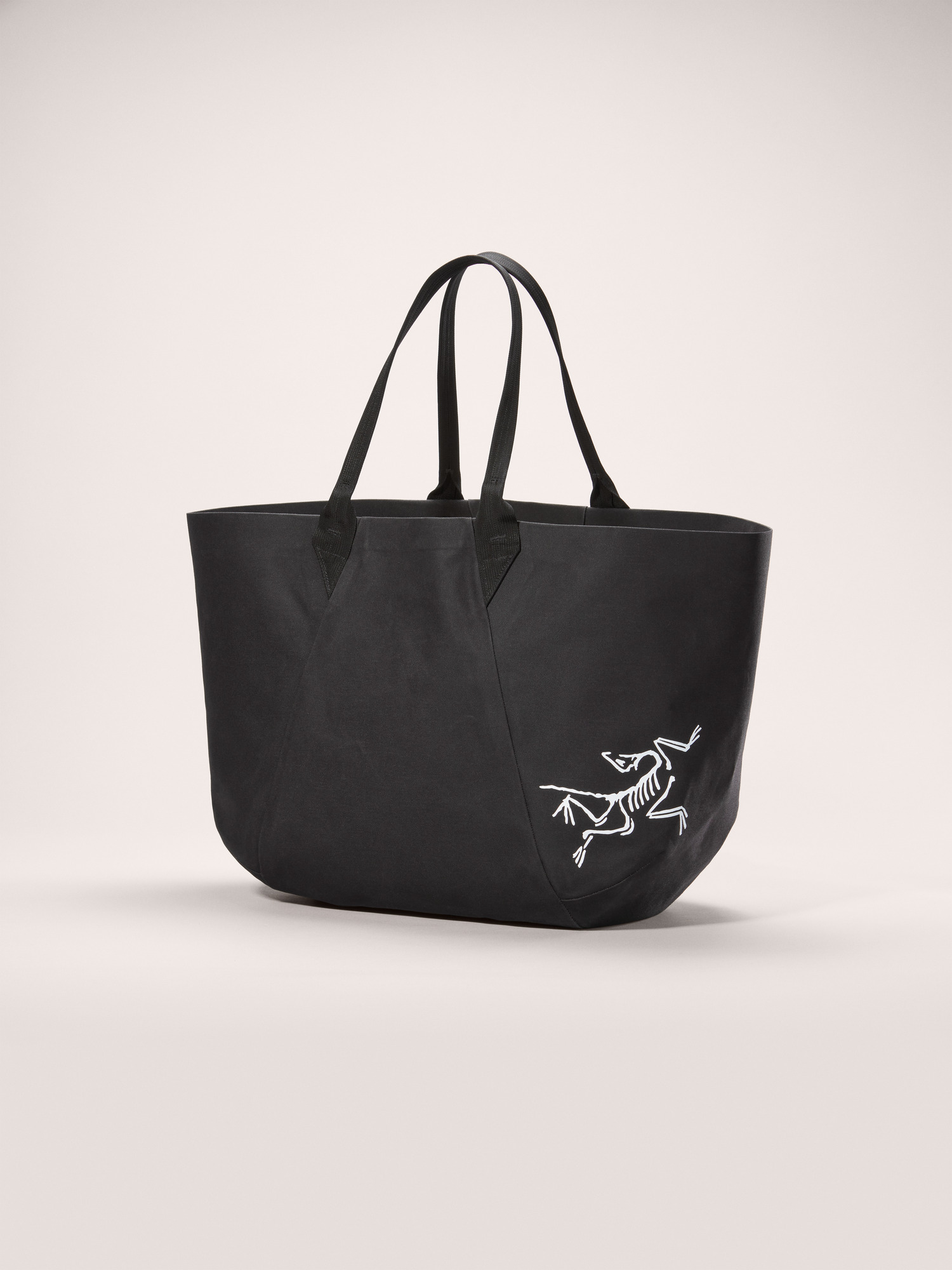 Carrier 45 Gear Tote | Arc'teryx Canada