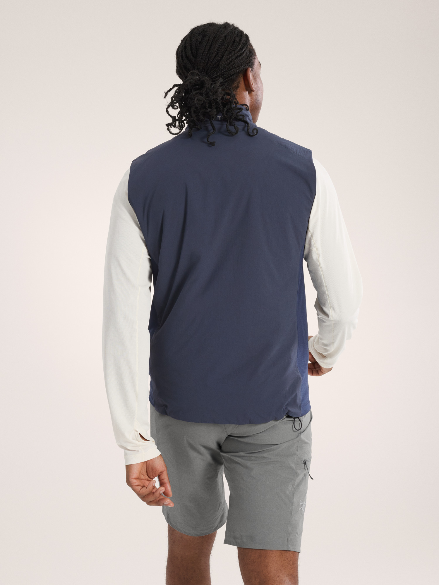 S26-X000009559-Atom-Vest-Black 