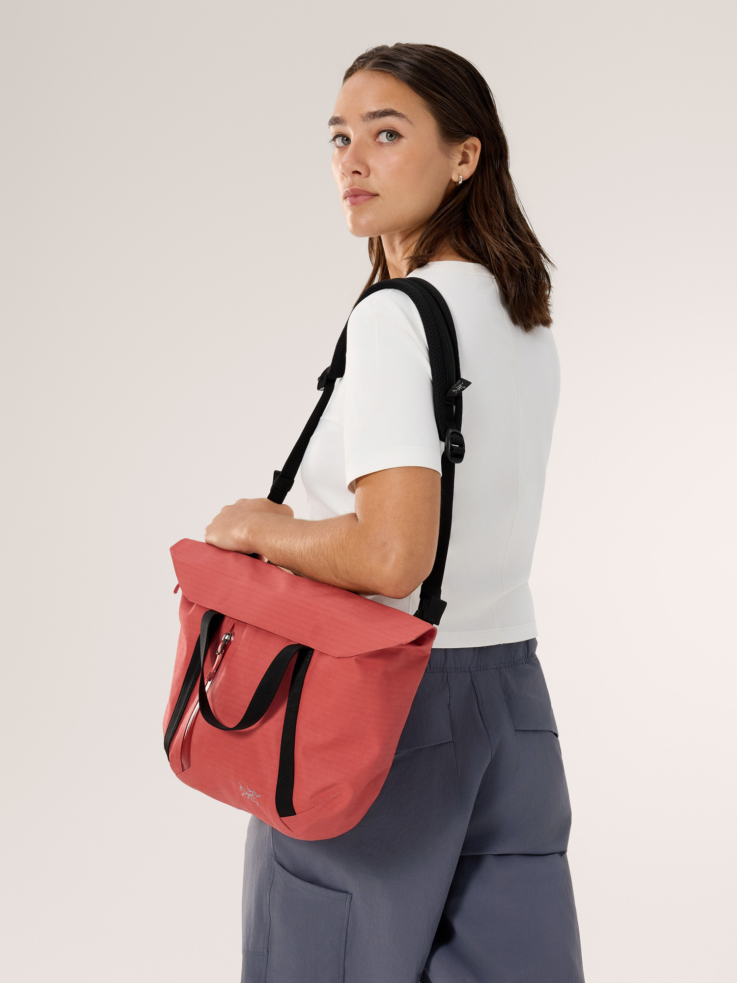 Granville Shoulder Bag | Arc'teryx Canada